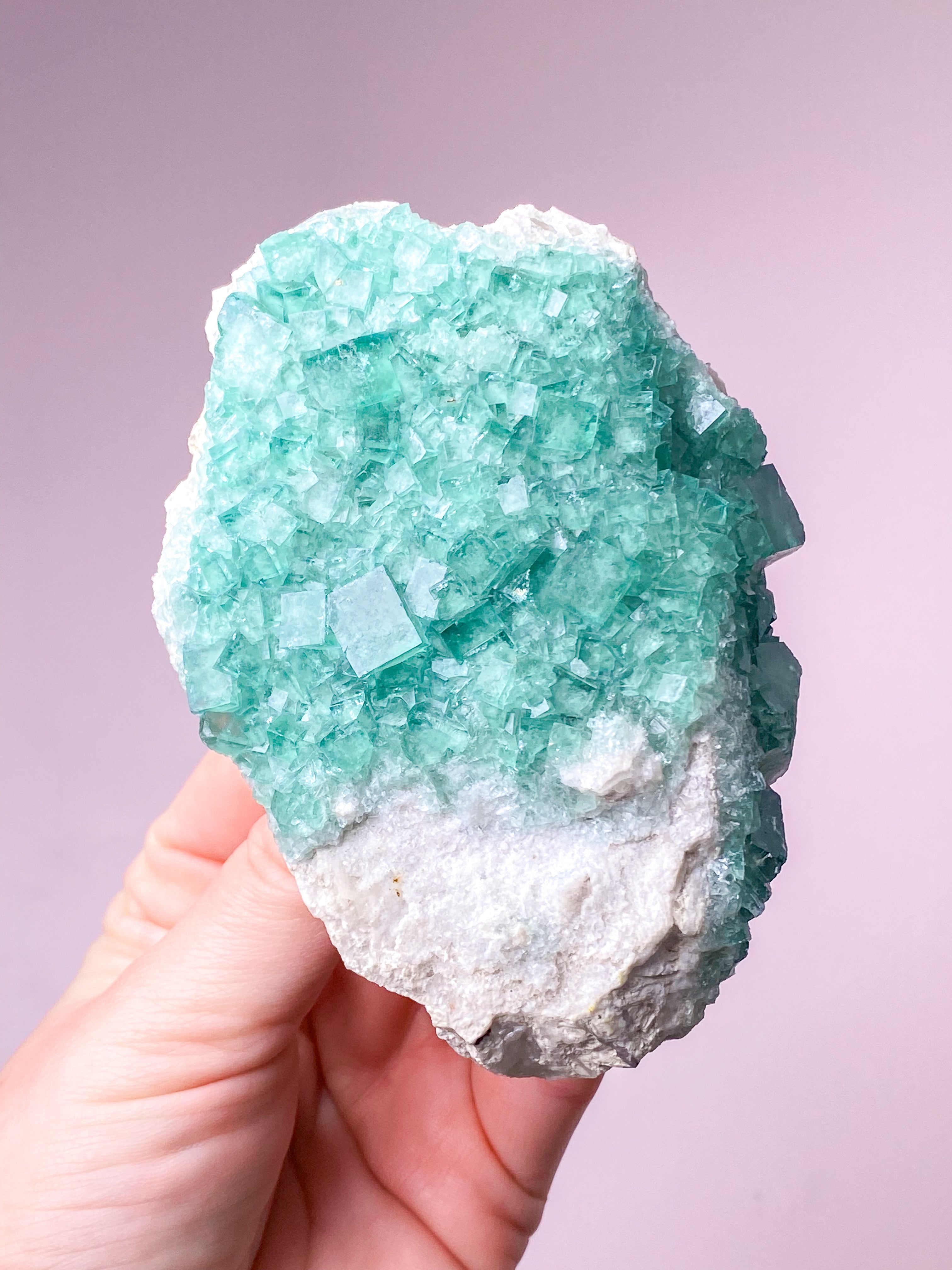 Grøn Kubisk Fluorit Klynge (Nr. 8) Eksklusiv Kvalitet