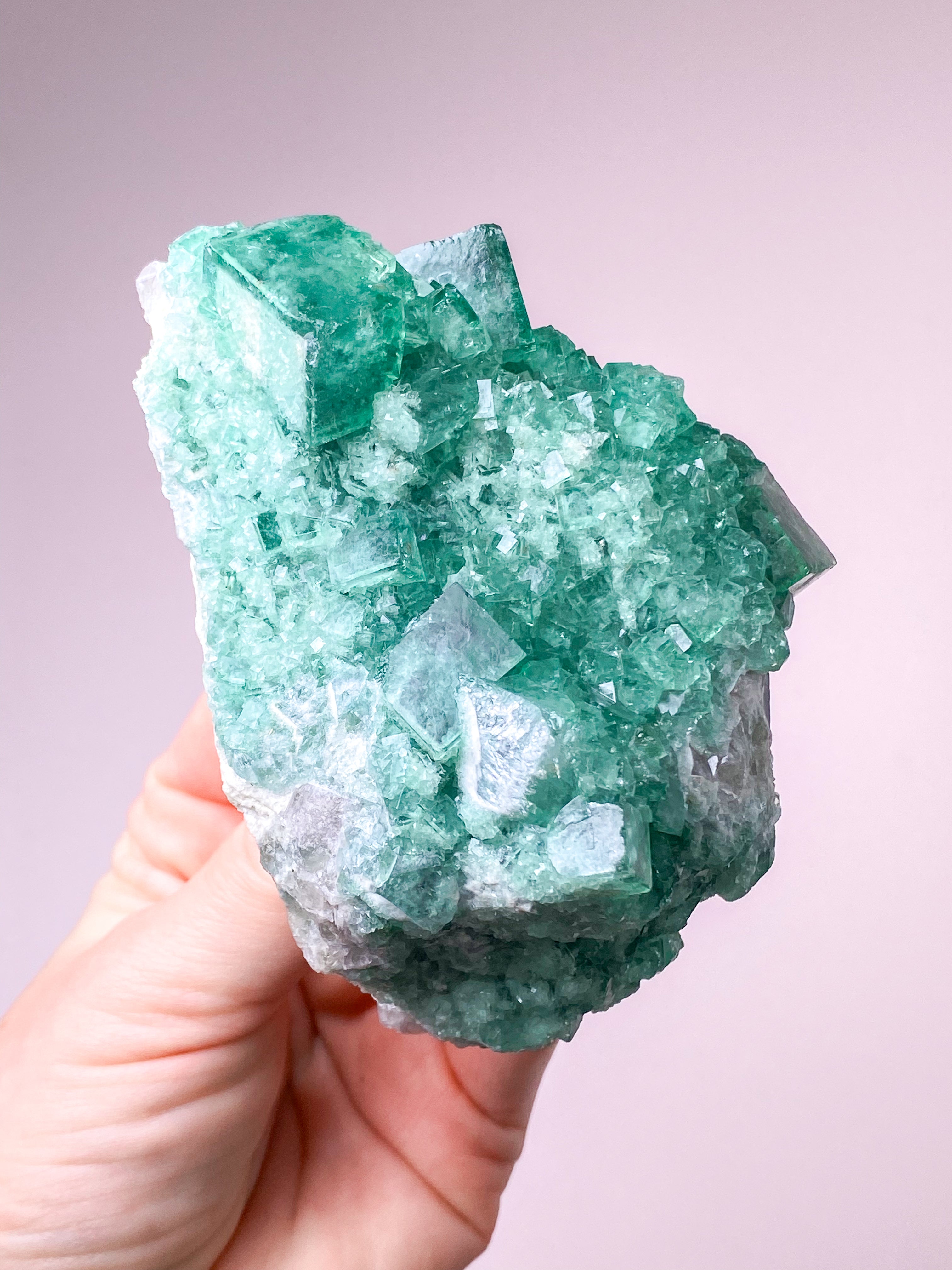 Grøn Kubisk Fluorit Klynge (Nr. 19) Eksklusiv Kvalitet