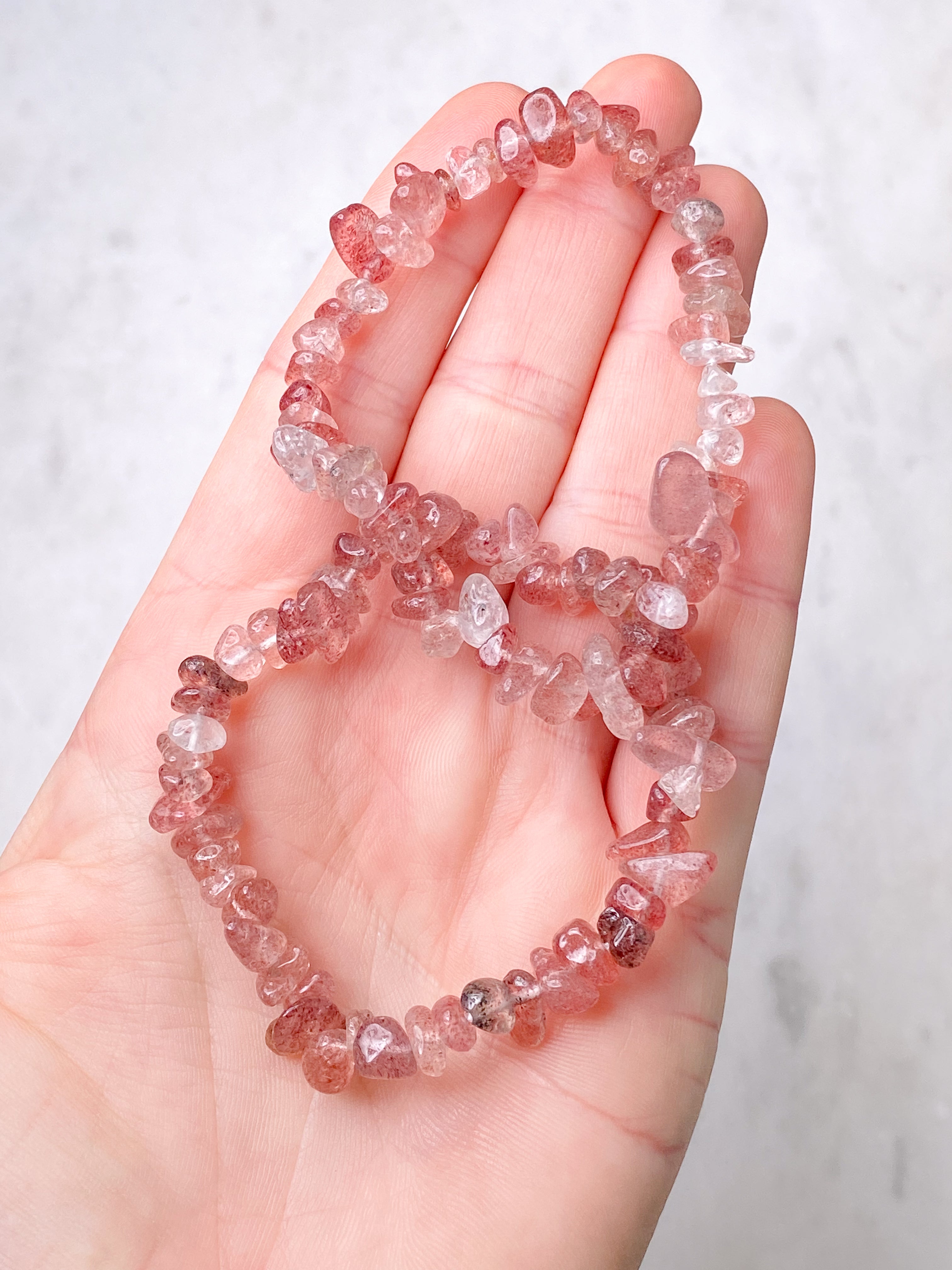 Armband med jordgubbskvartsflisor