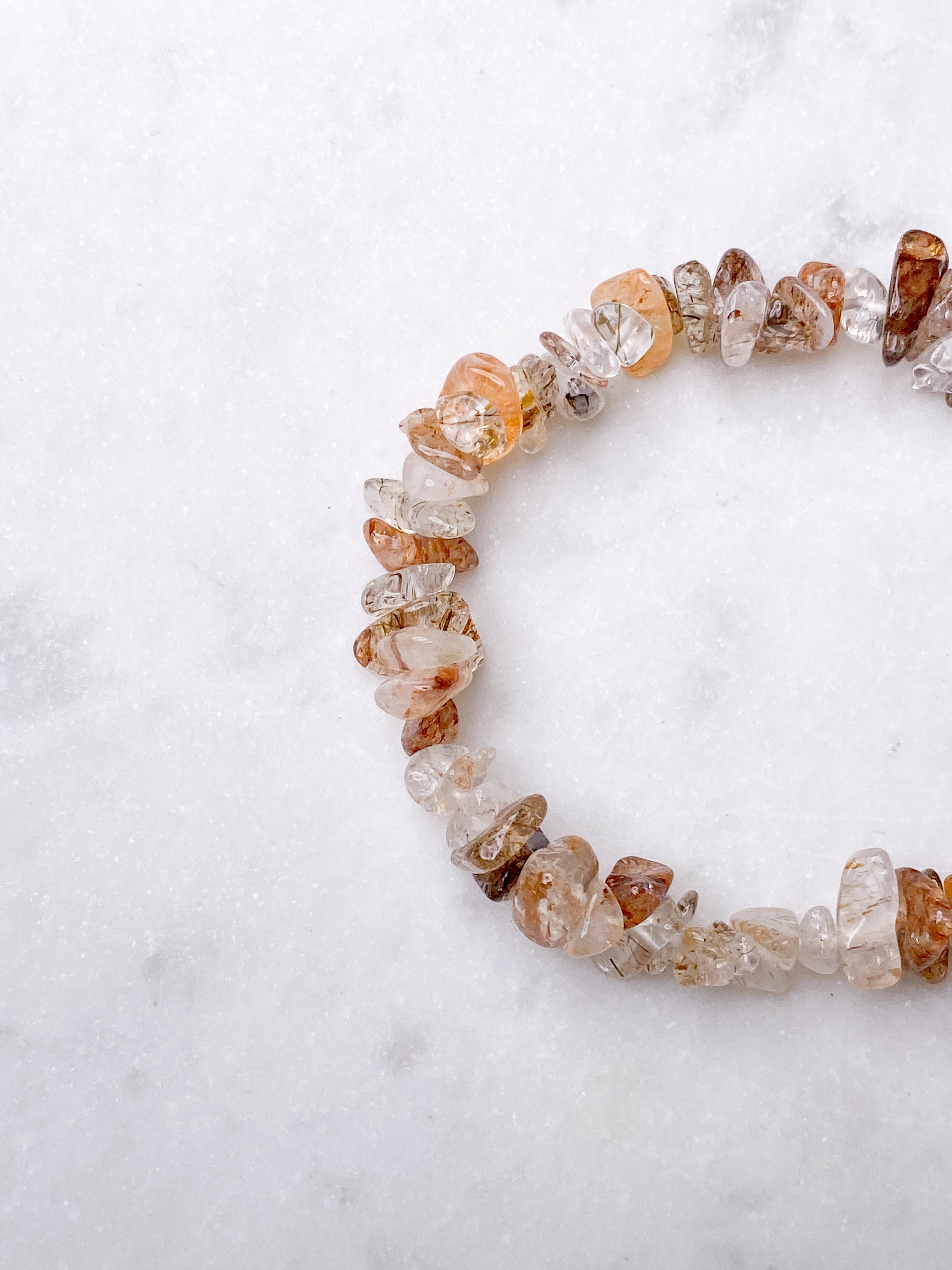 Armband med chip i roséguld, rutilkvarts