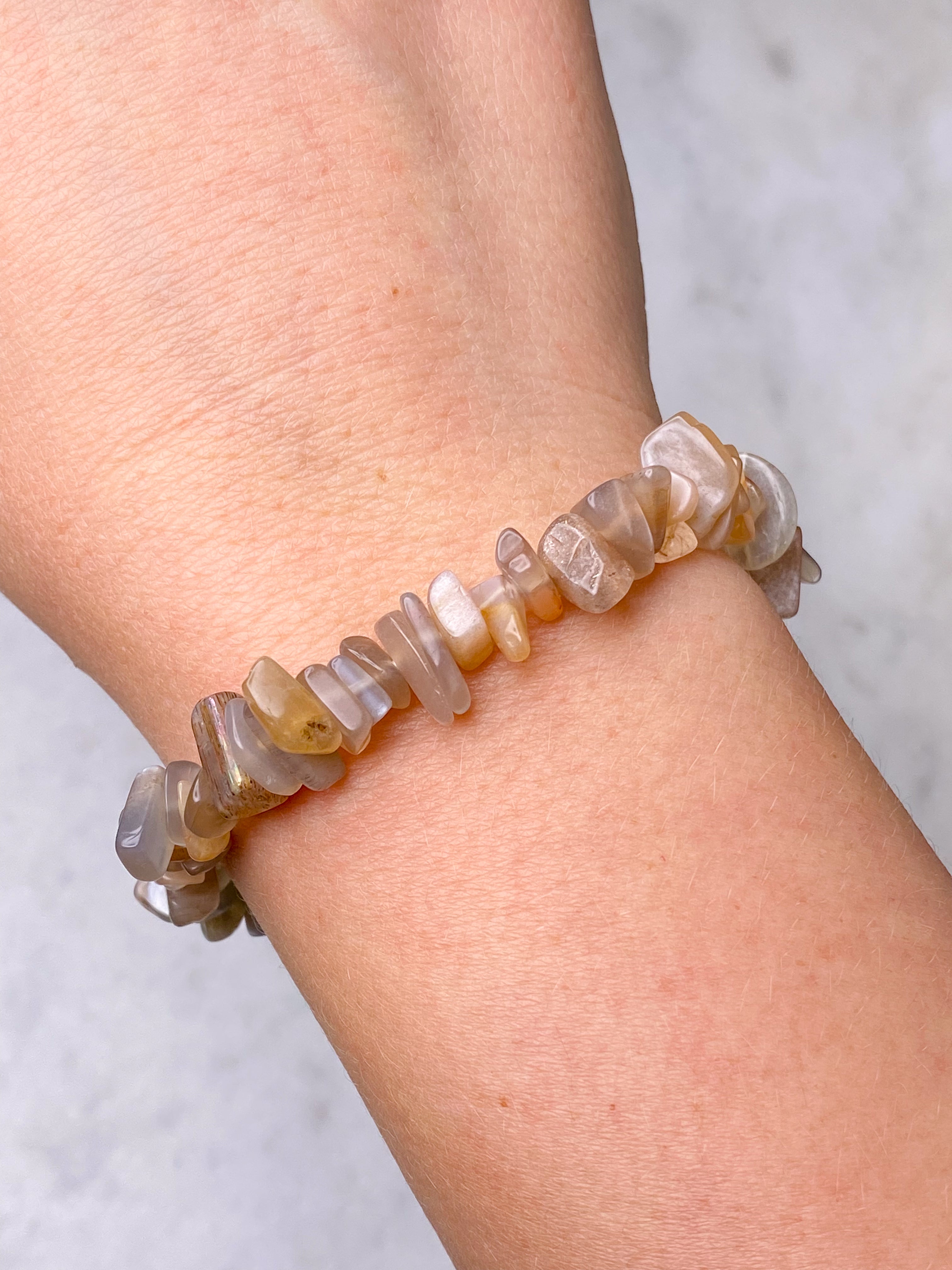 Svart månstensarmband