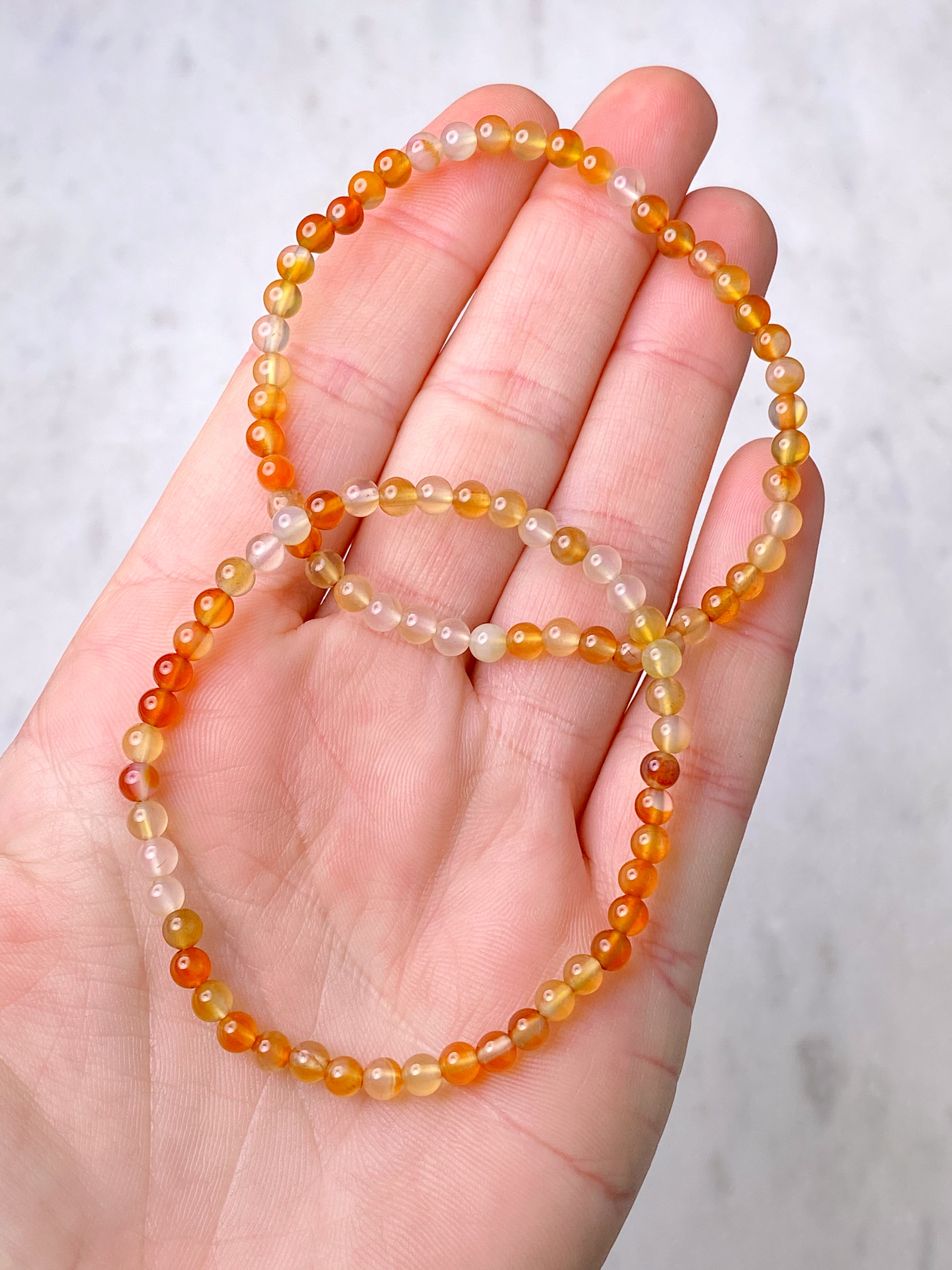 Karneolarmband 4 mm.