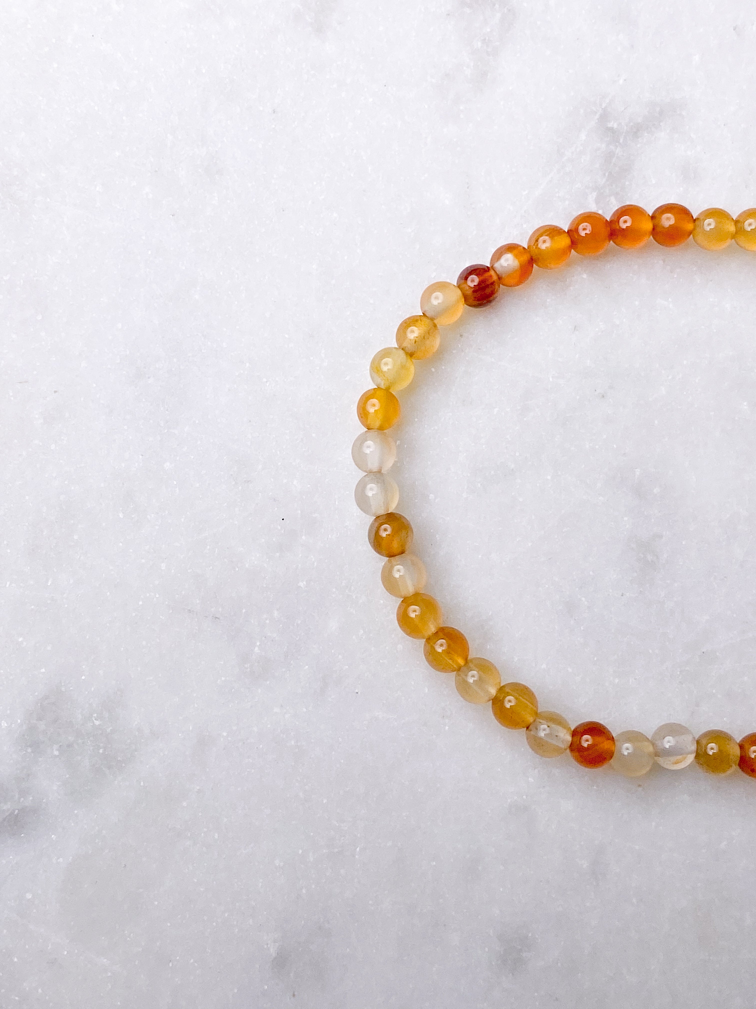 Karneolarmband 4 mm.