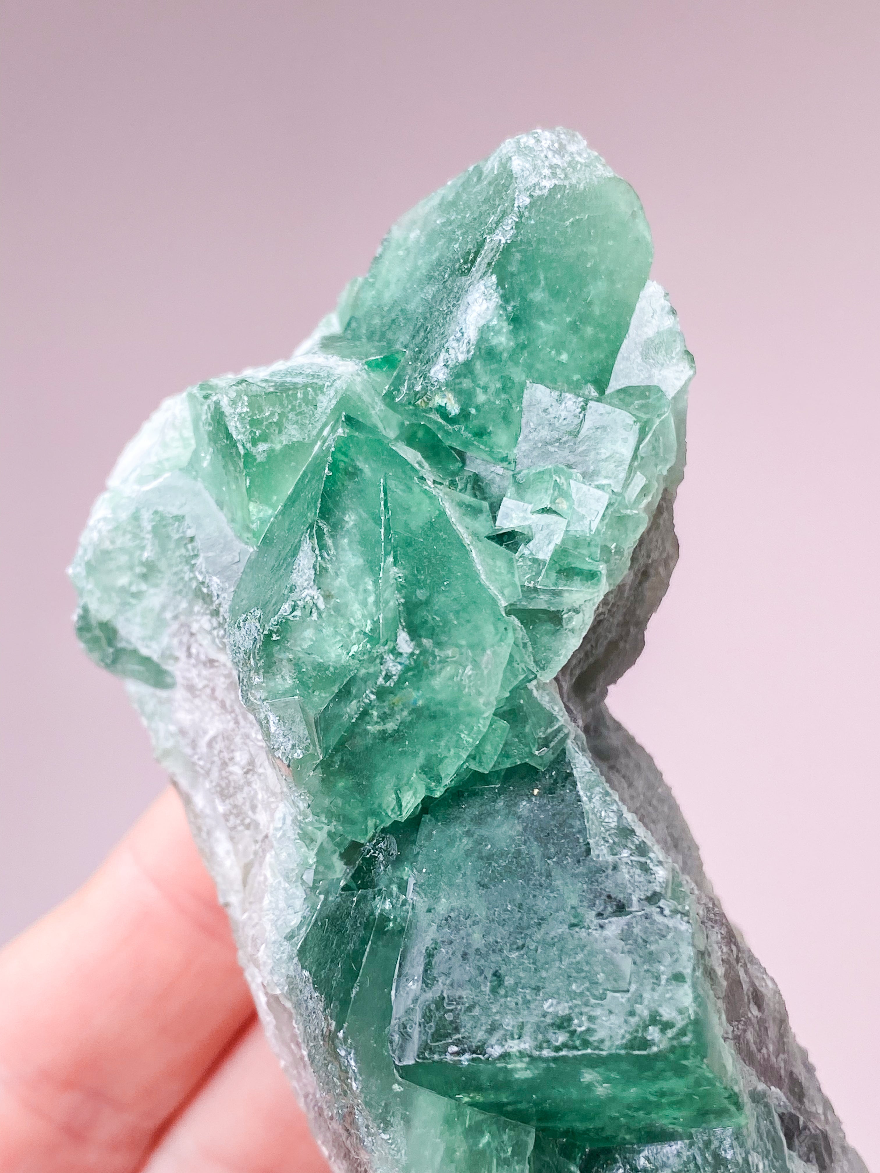 Grøn Kubisk Fluorit Klynge (Nr. 29) Eksklusiv Kvalitet