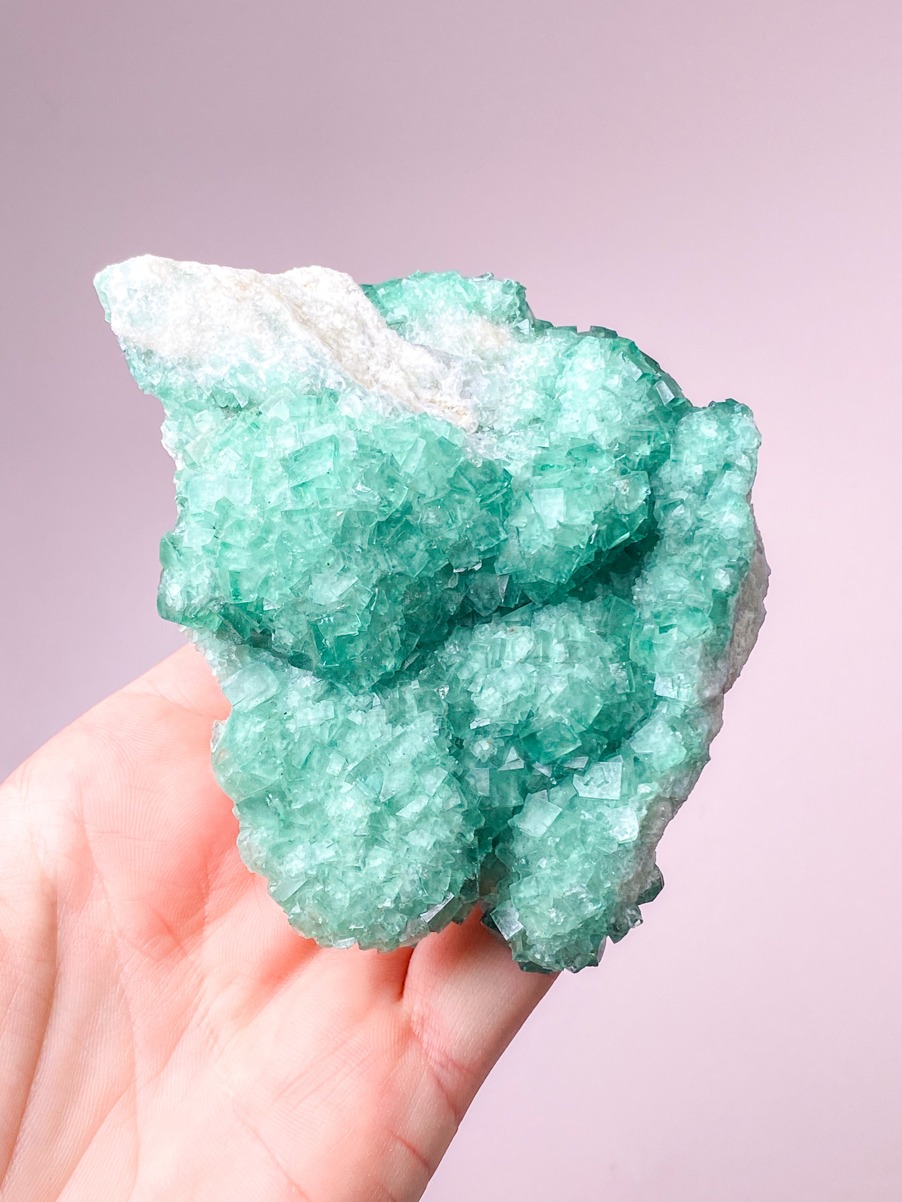 Grøn Kubisk Fluorit Klynge (Nr. 32) Eksklusiv Kvalitet