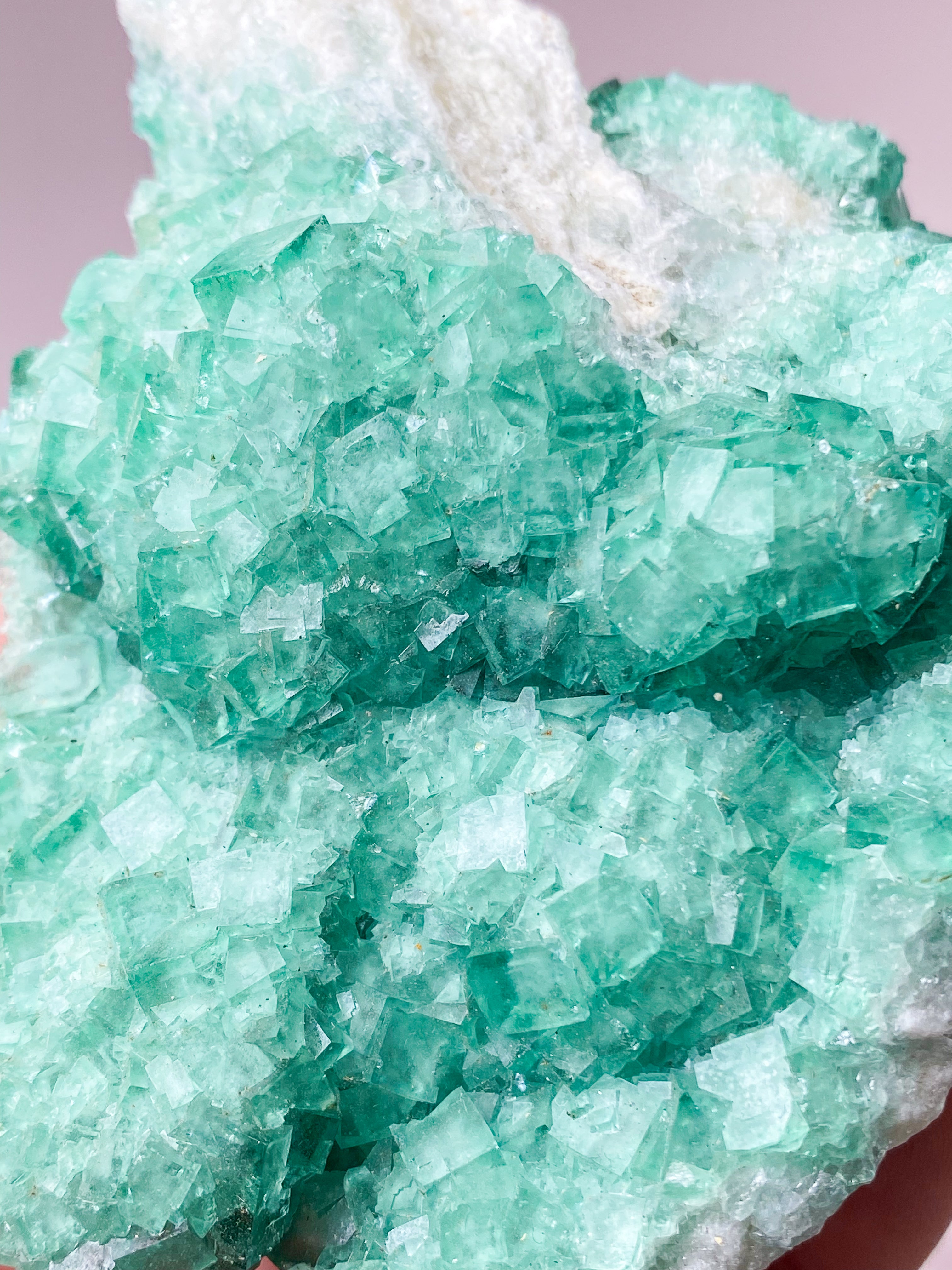 Grøn Kubisk Fluorit Klynge (Nr. 32) Eksklusiv Kvalitet