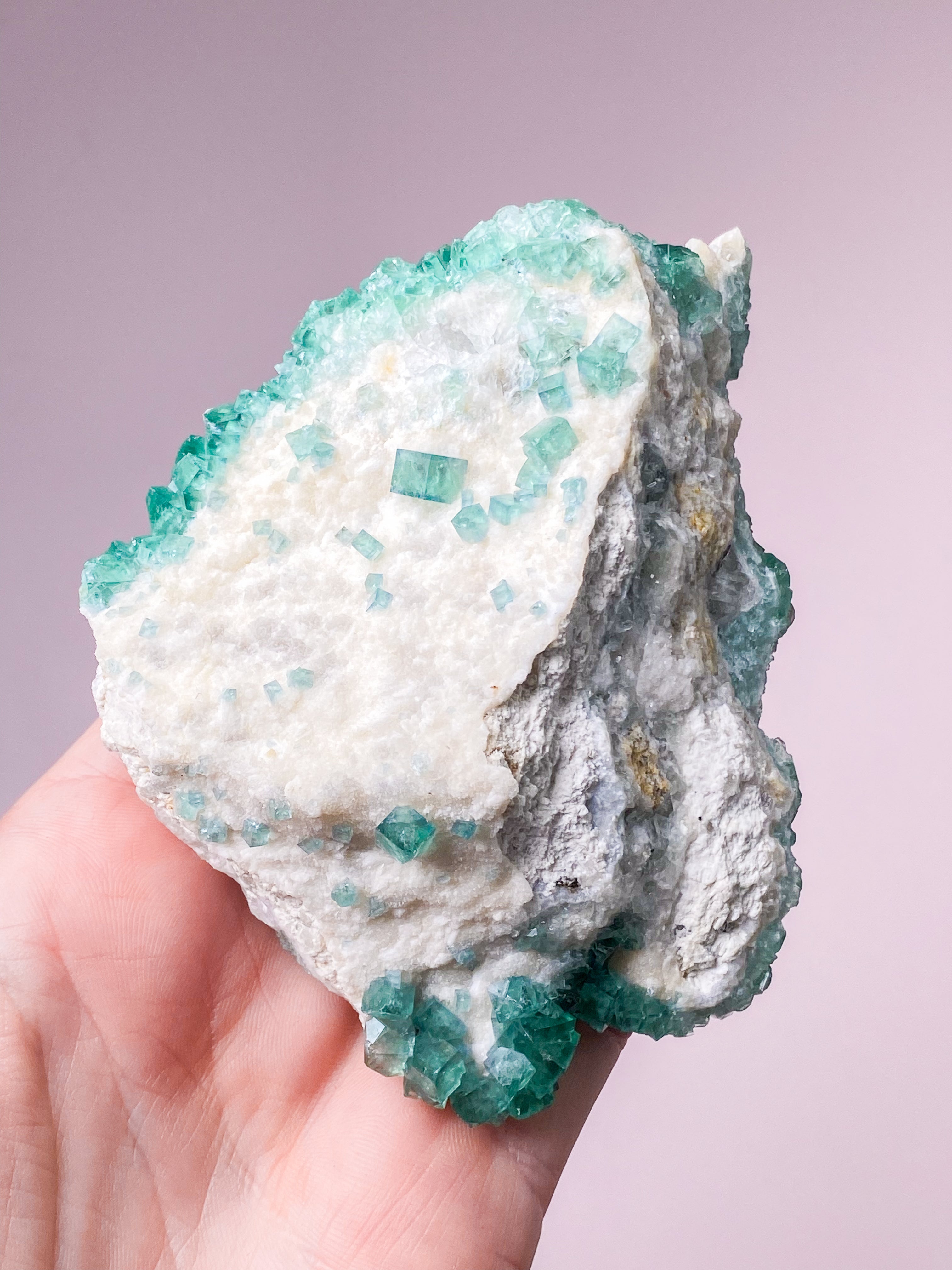 Grøn Kubisk Fluorit Klynge (Nr. 32) Eksklusiv Kvalitet