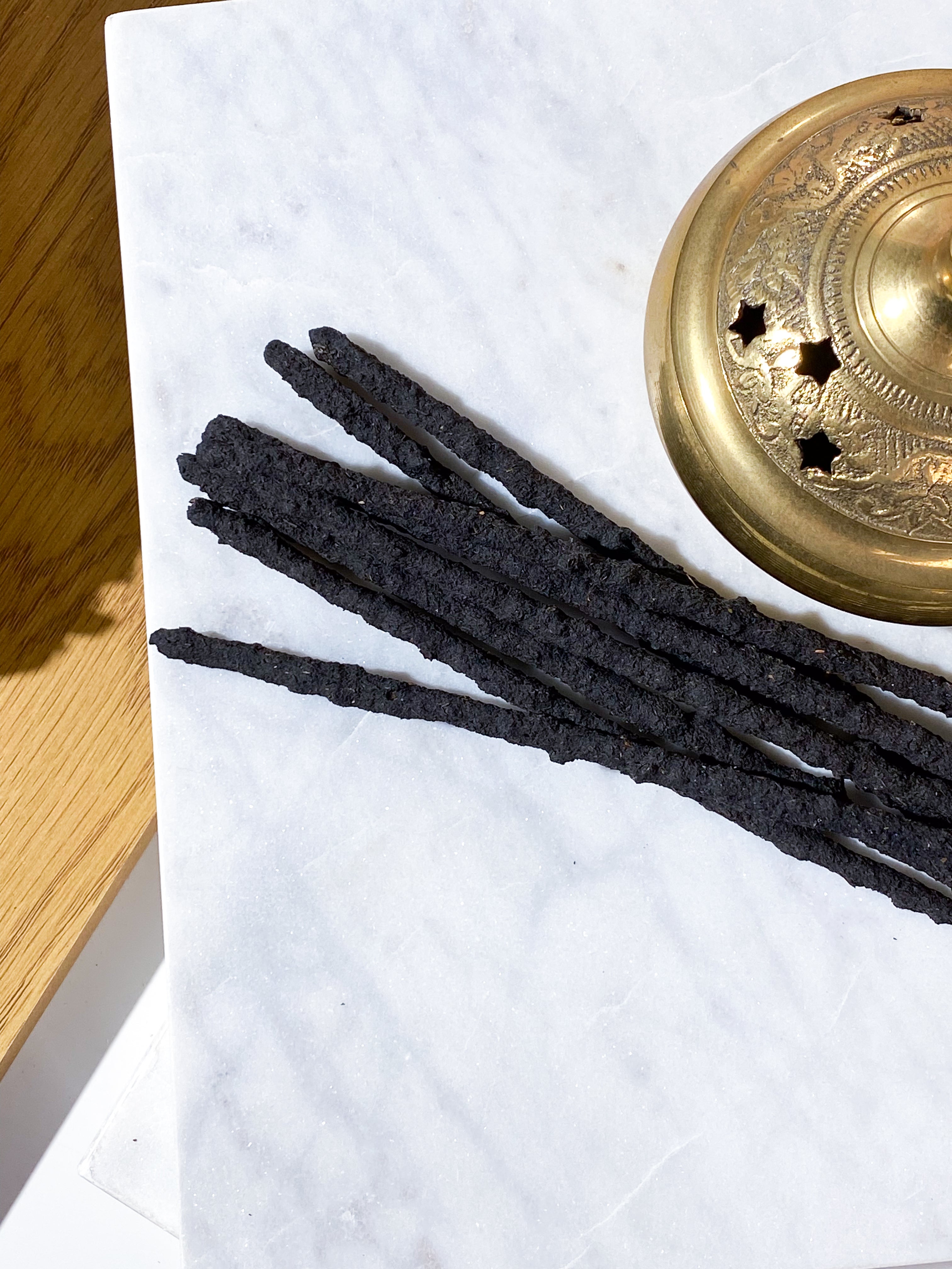 Rökelsepinnar med bärnsten och Palo Santo (8 st.)