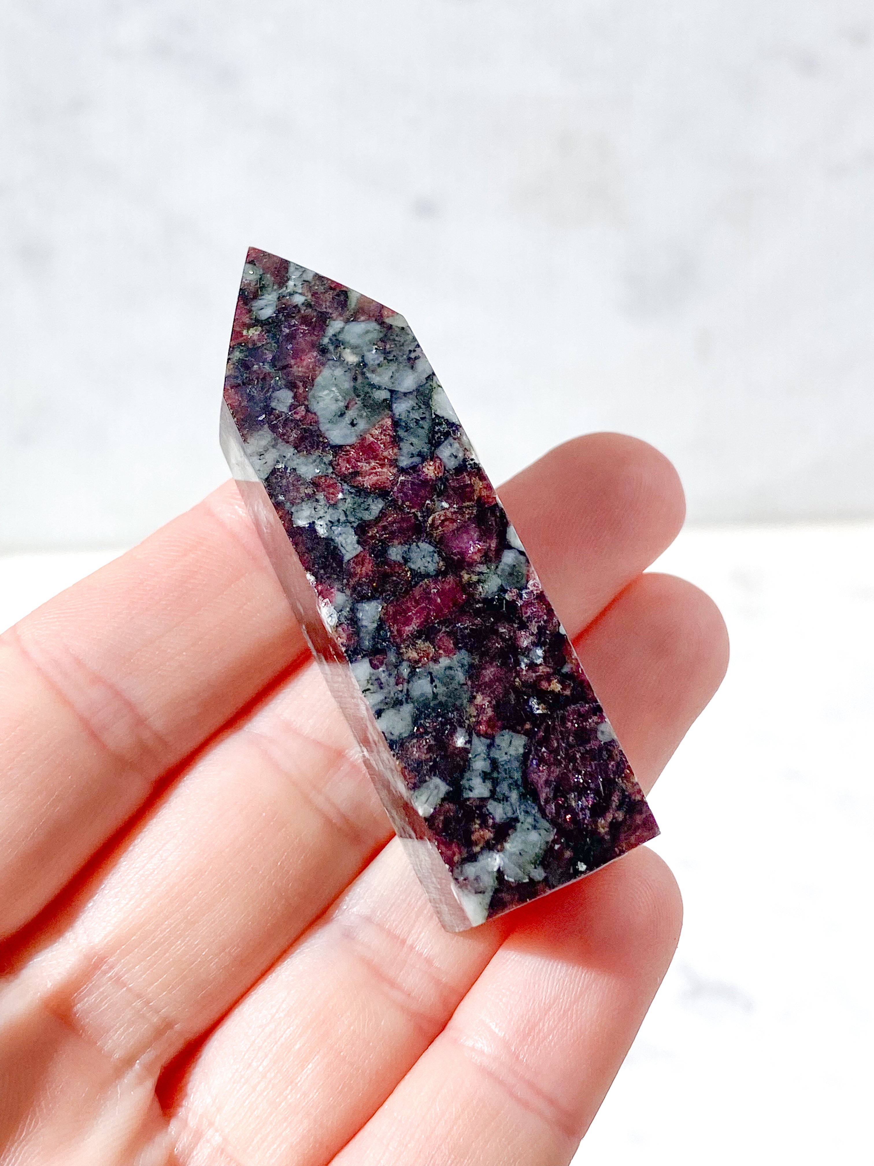 Eudialyte-tornet (nr 7) Exklusiv kvalitet