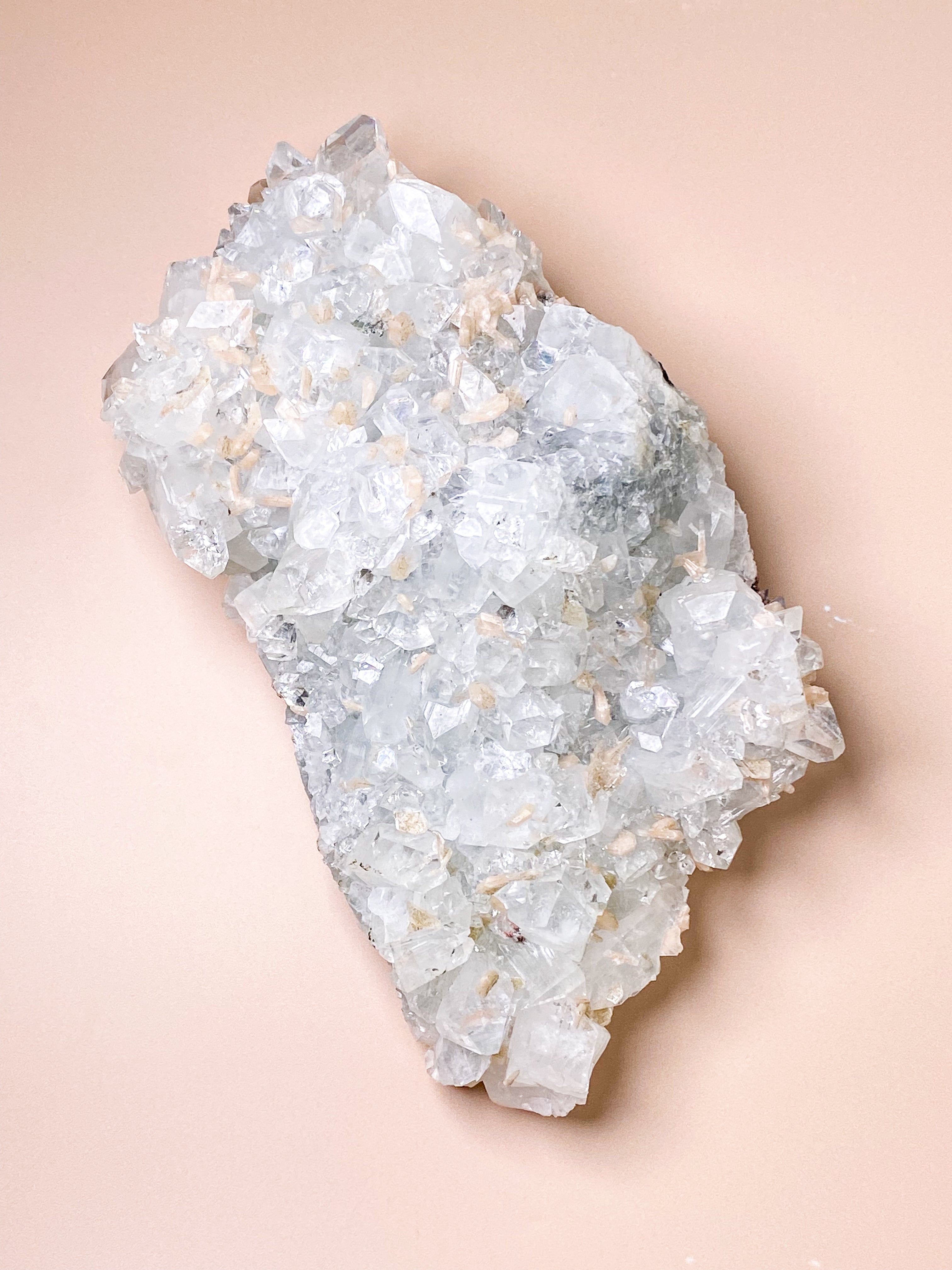 Apofyllitkluster (nr 81)