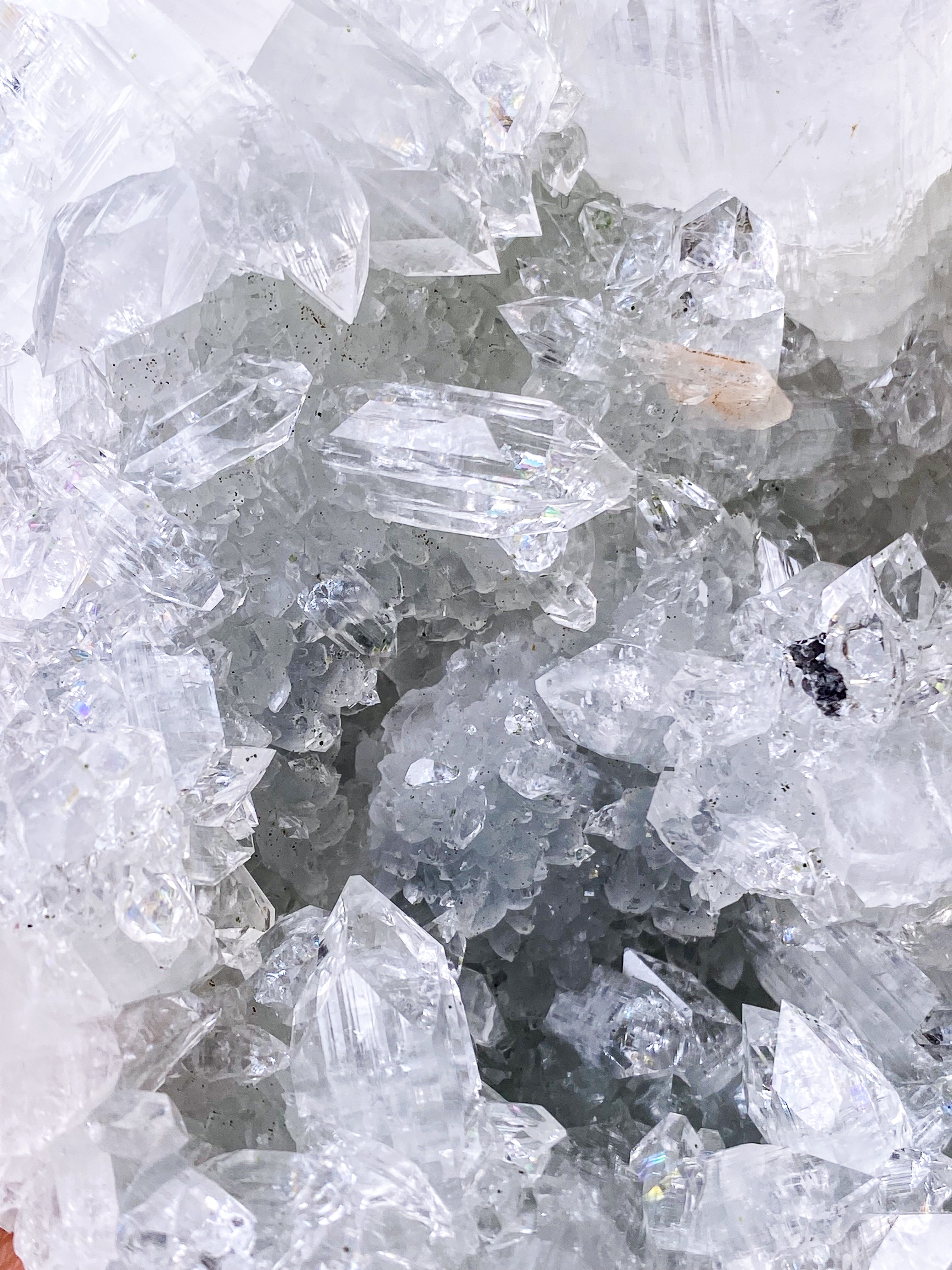 Apofyllitkluster (nr 81)