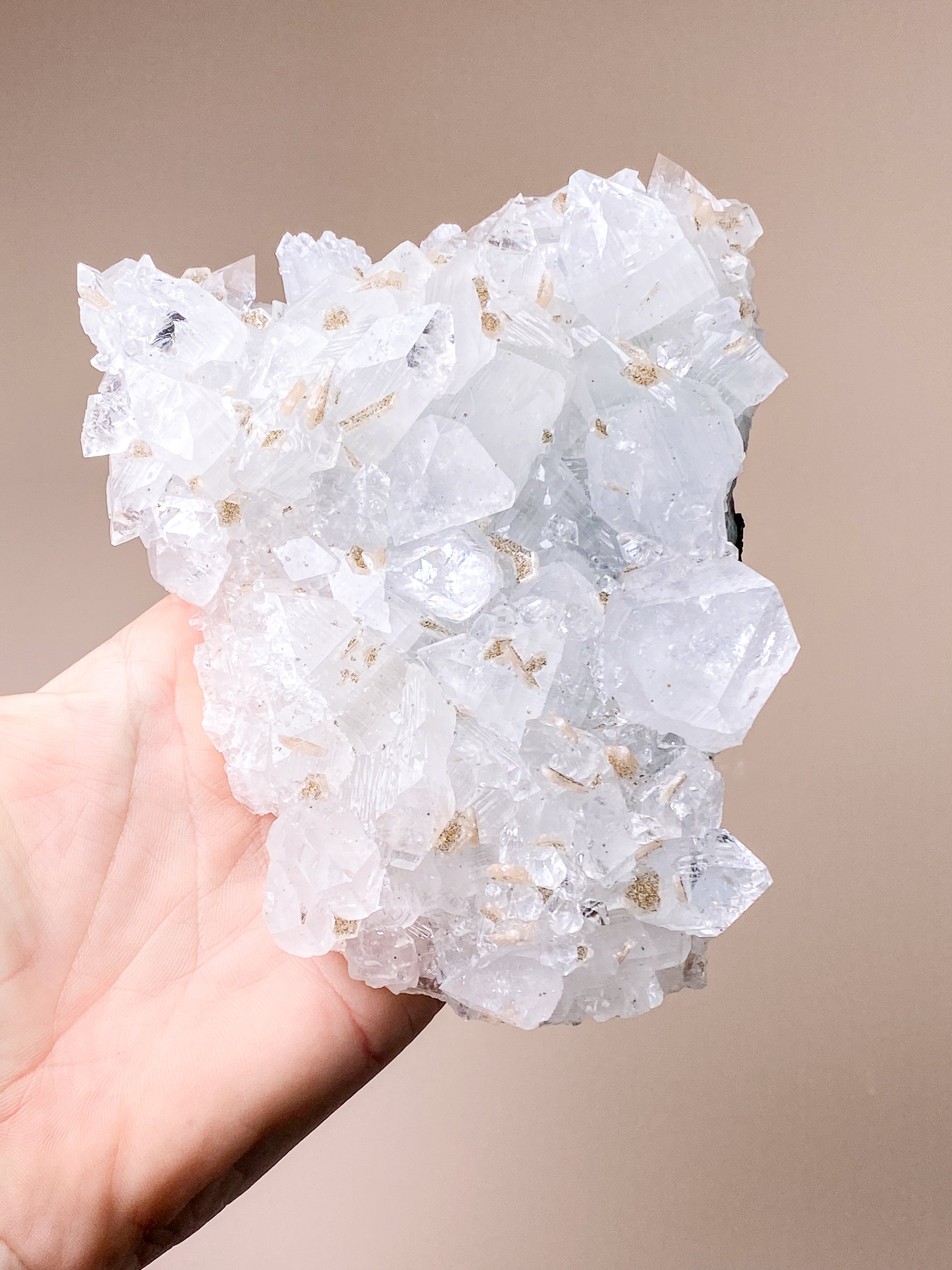 Apofyllitkluster (nr 81)