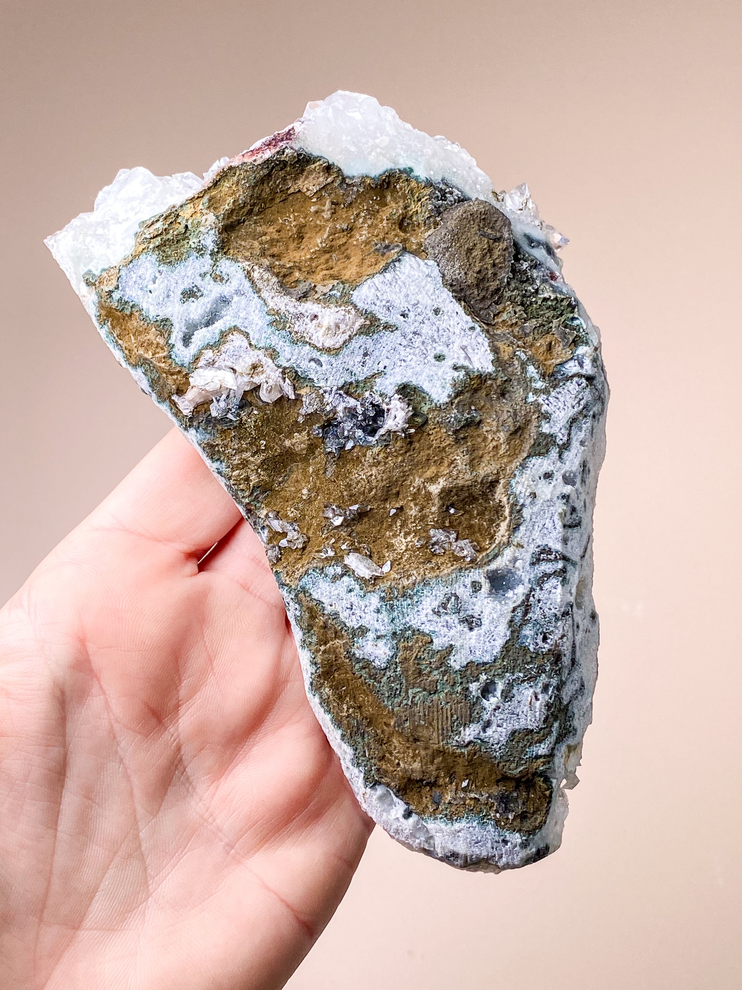 Apofyllitkluster (nr 81)