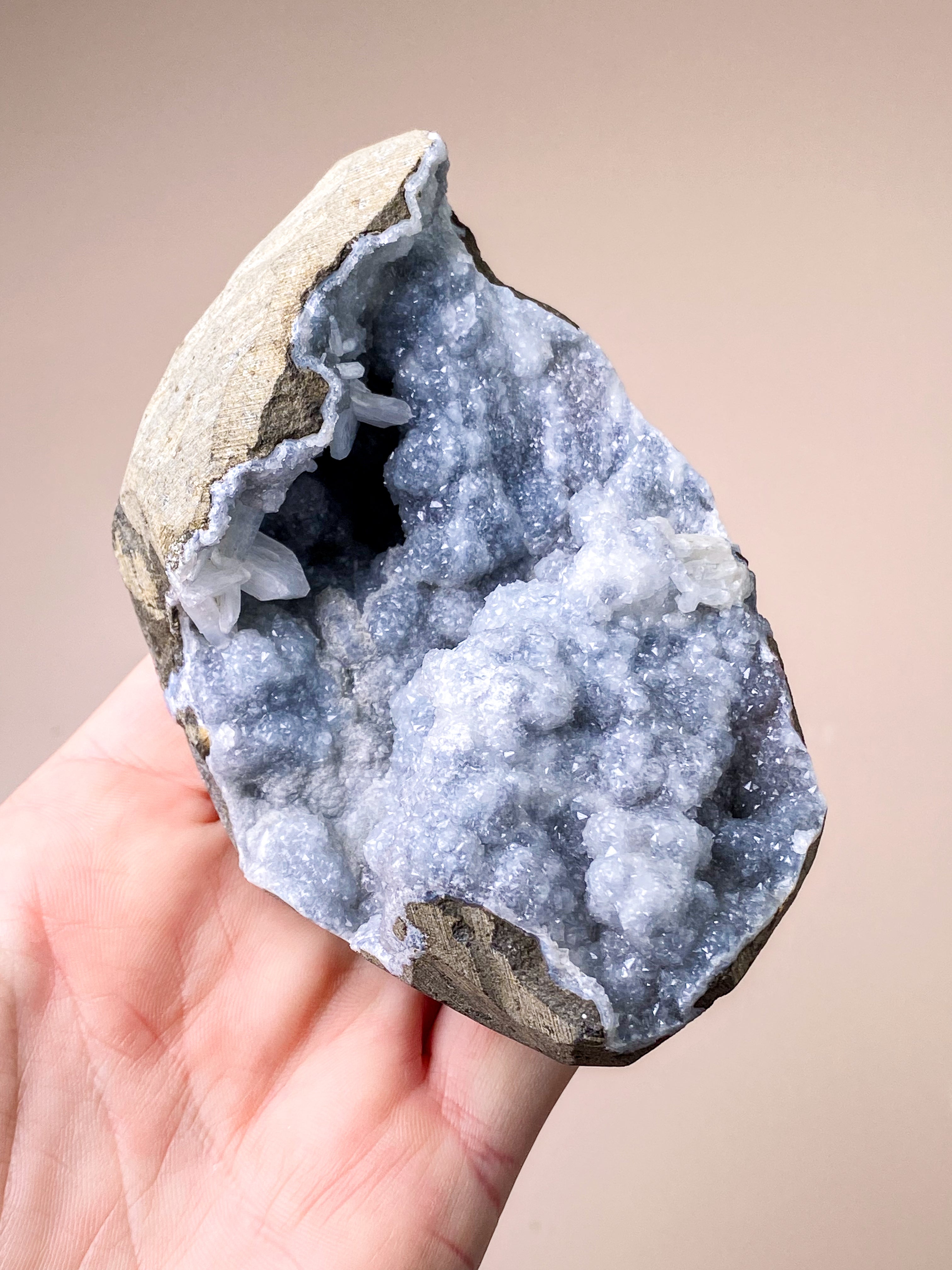 Apofyllitkluster (nr 81)