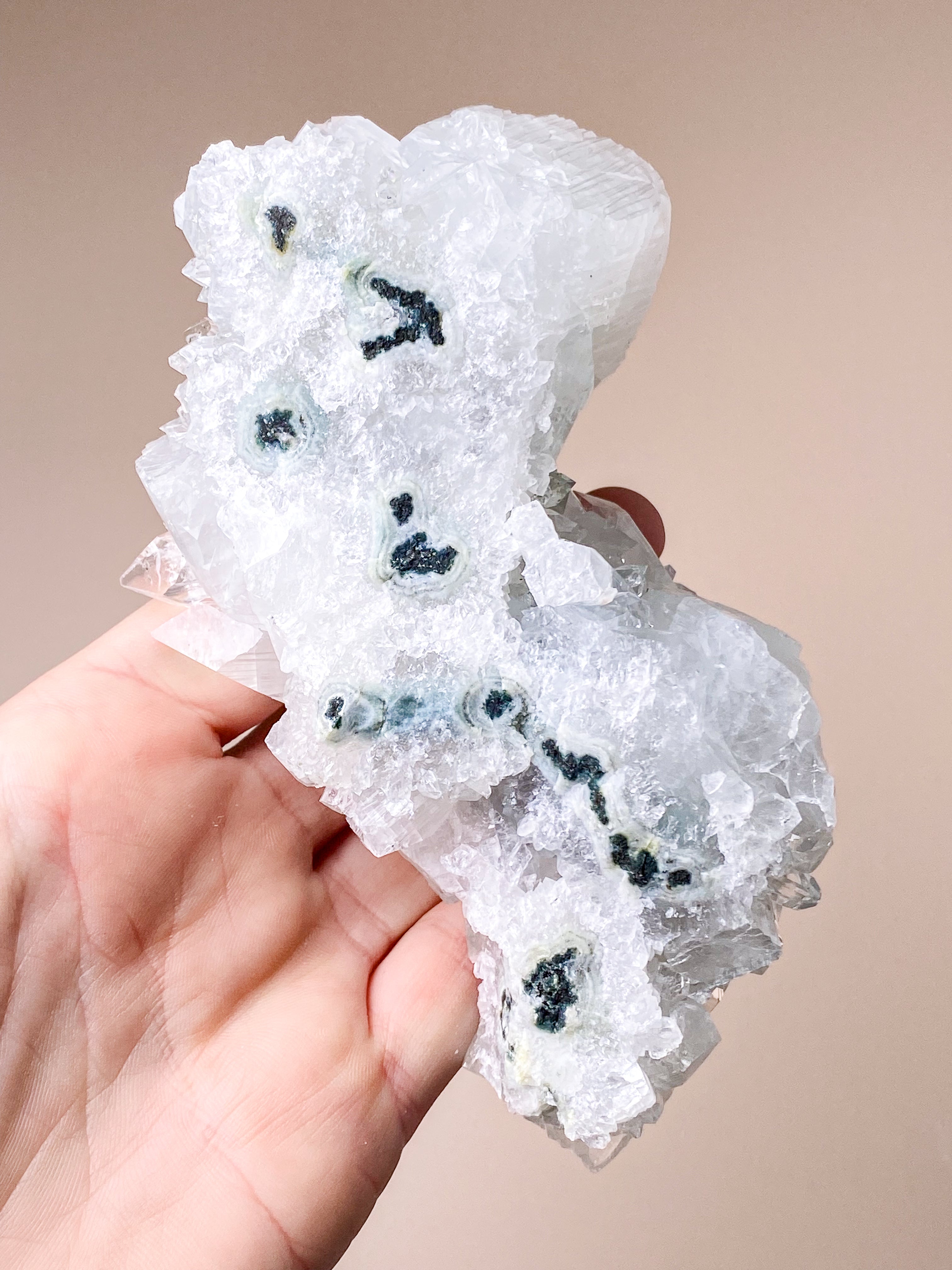 Apofyllitkluster (nr 81)