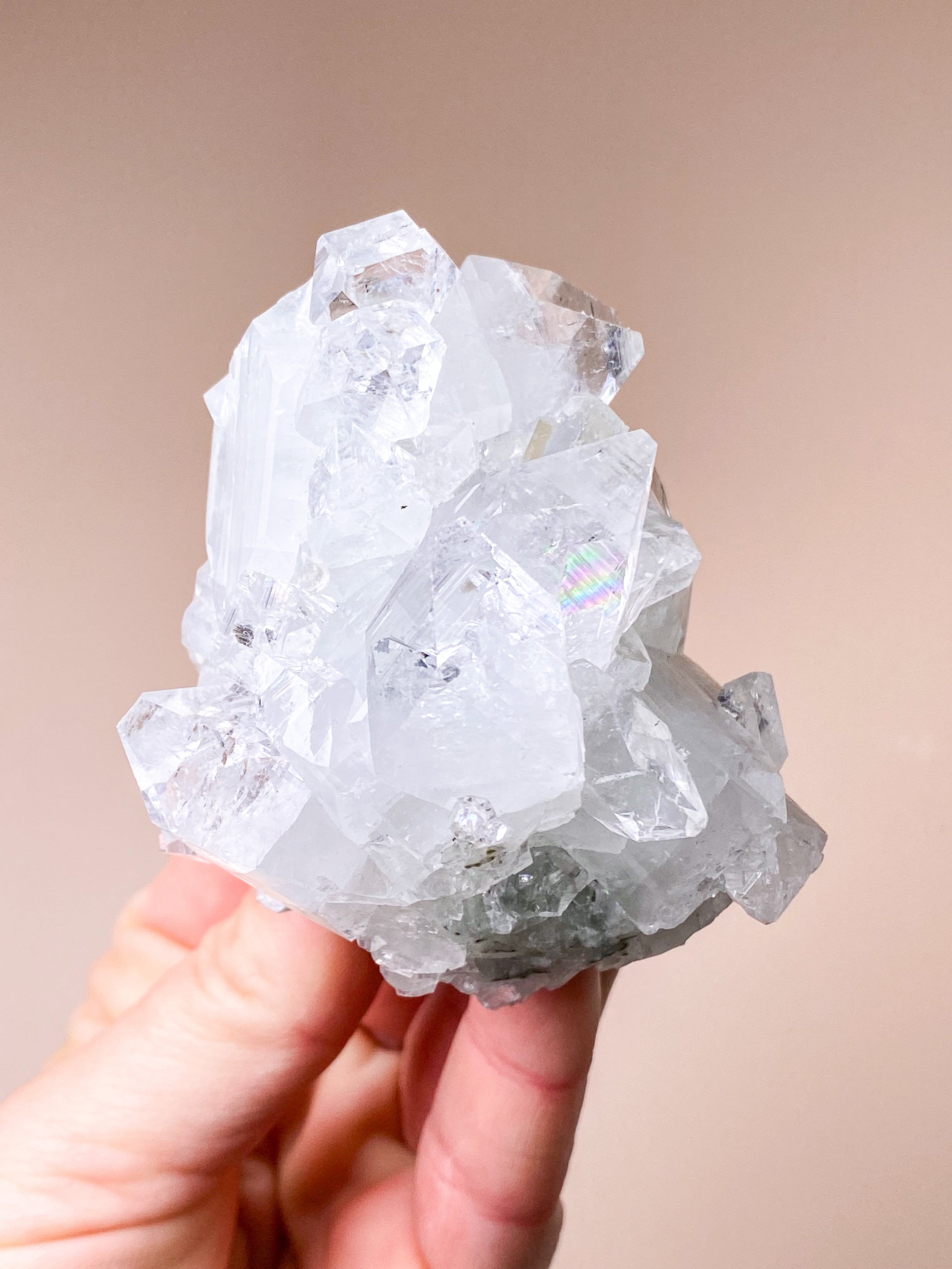 Apofyllitkluster (nr 81)