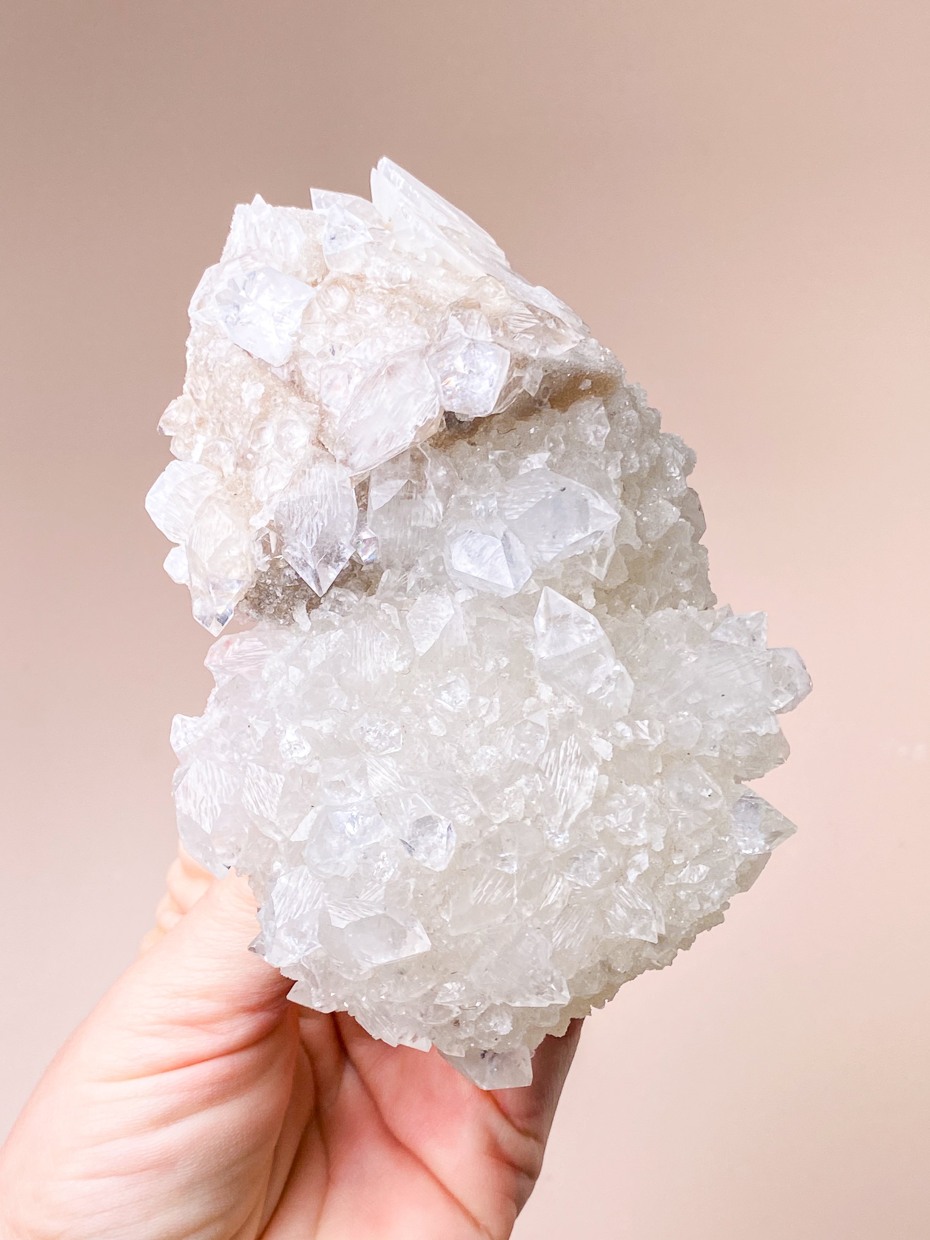 Apofyllitkluster (nr 81)