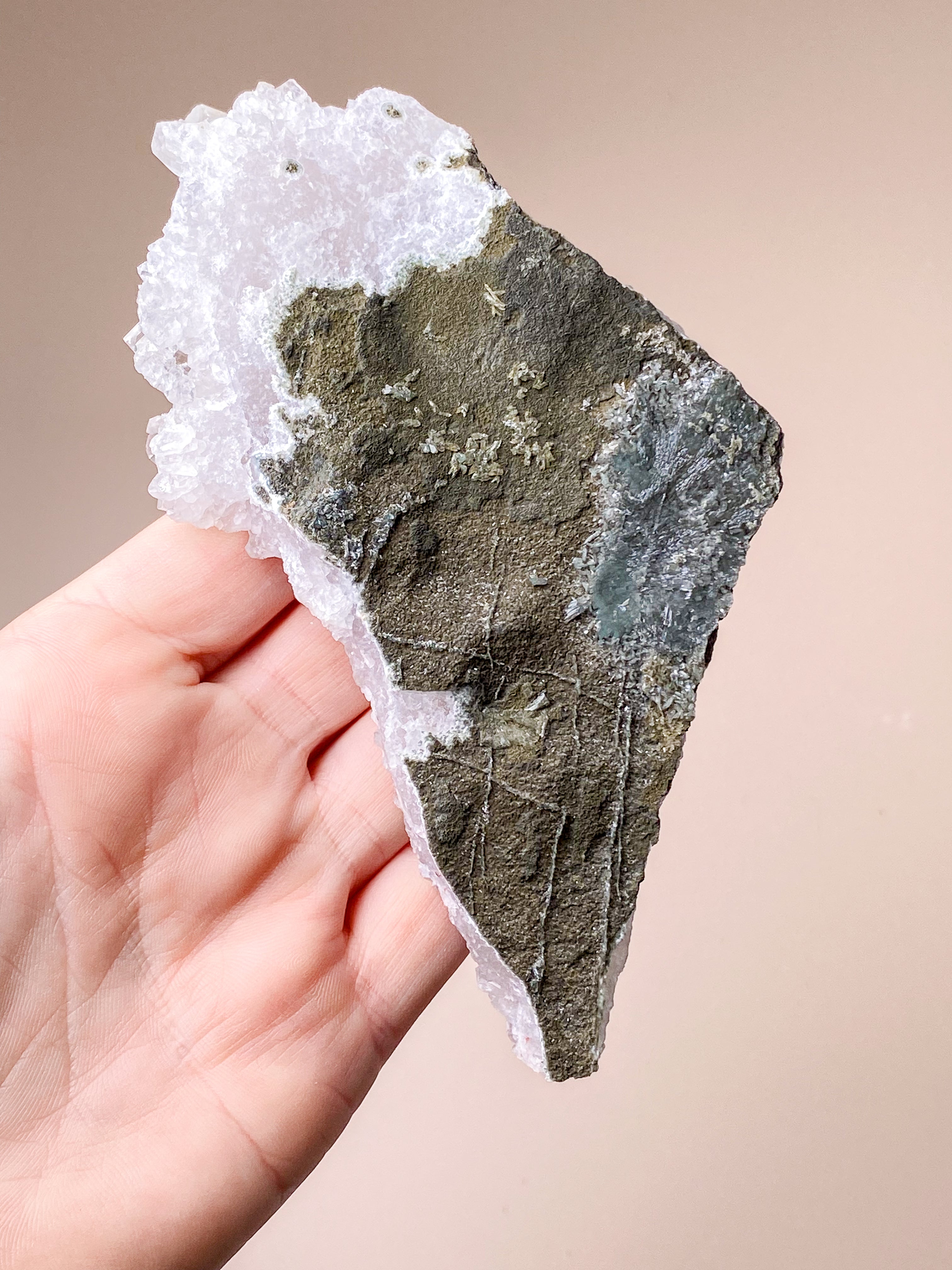 Apofyllitkluster (nr 81)