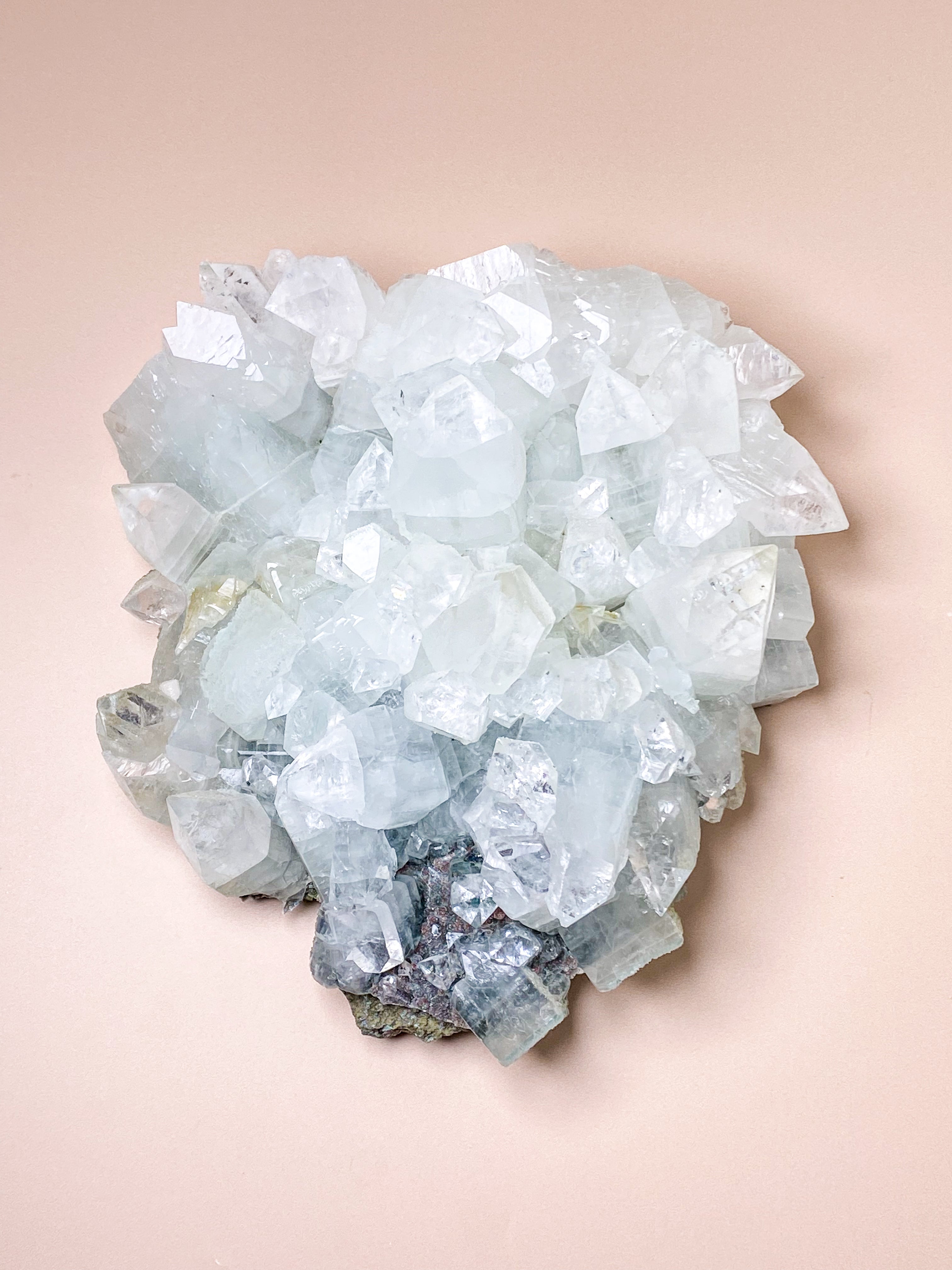 Apofyllitkluster (nr 81)