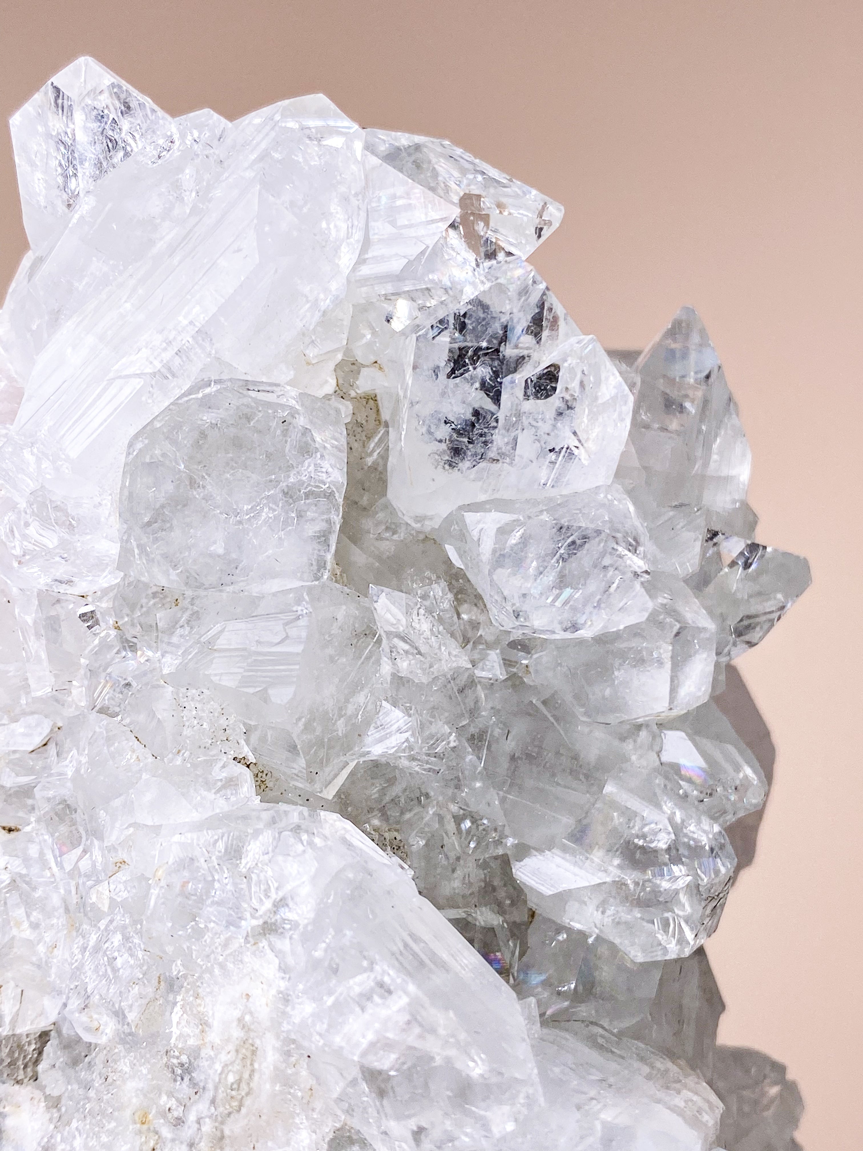 Apofyllitkluster (nr 81)