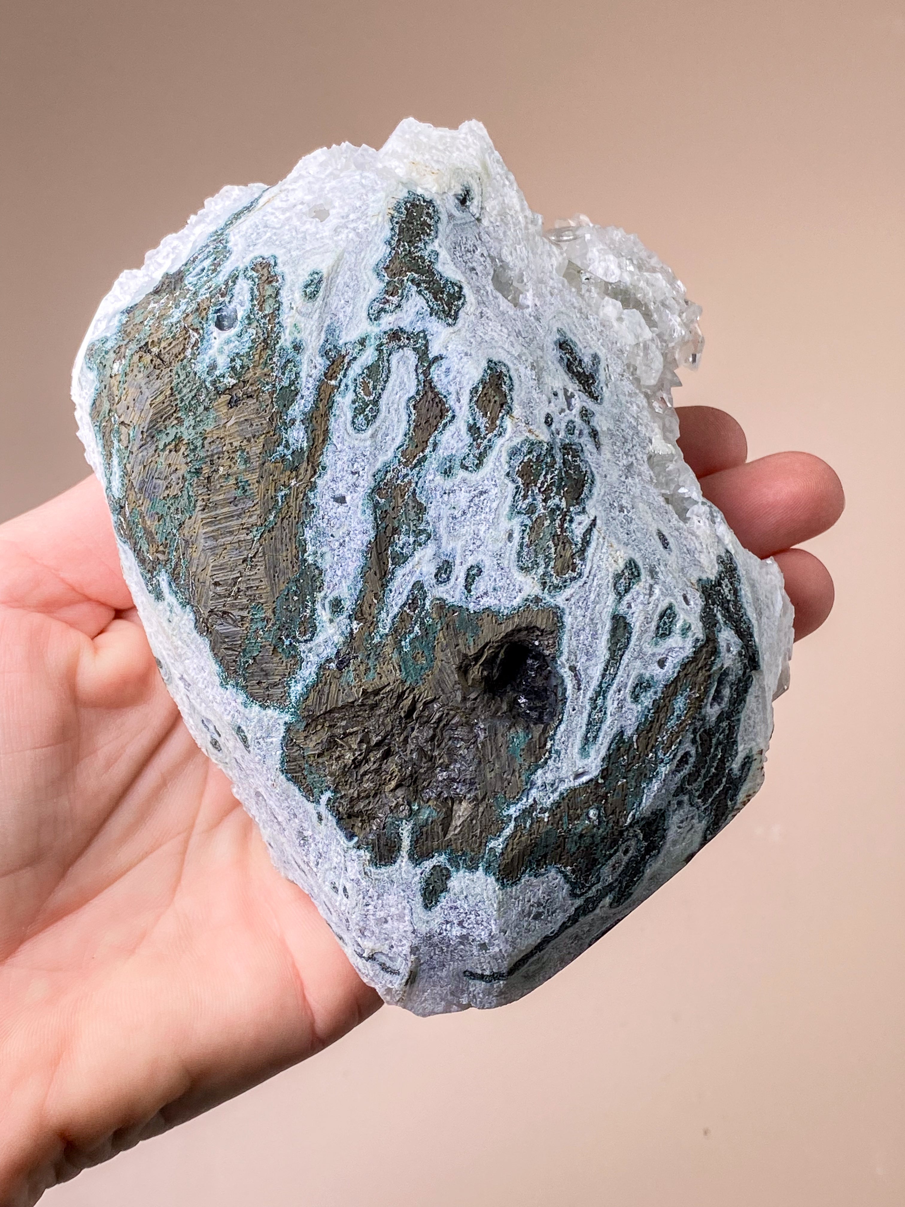 Apofyllitkluster (nr 81)