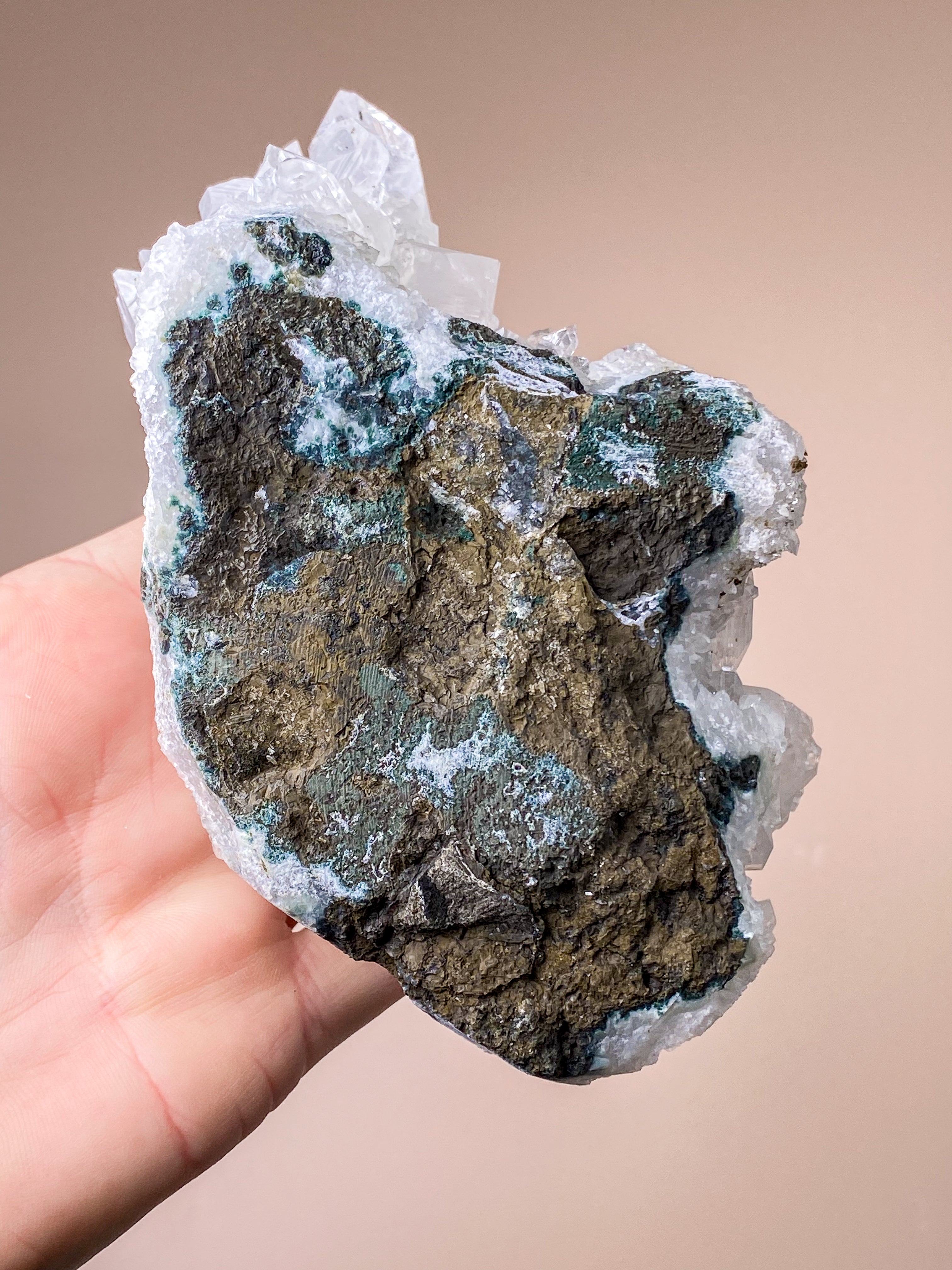 Apofyllitkluster (nr 81)