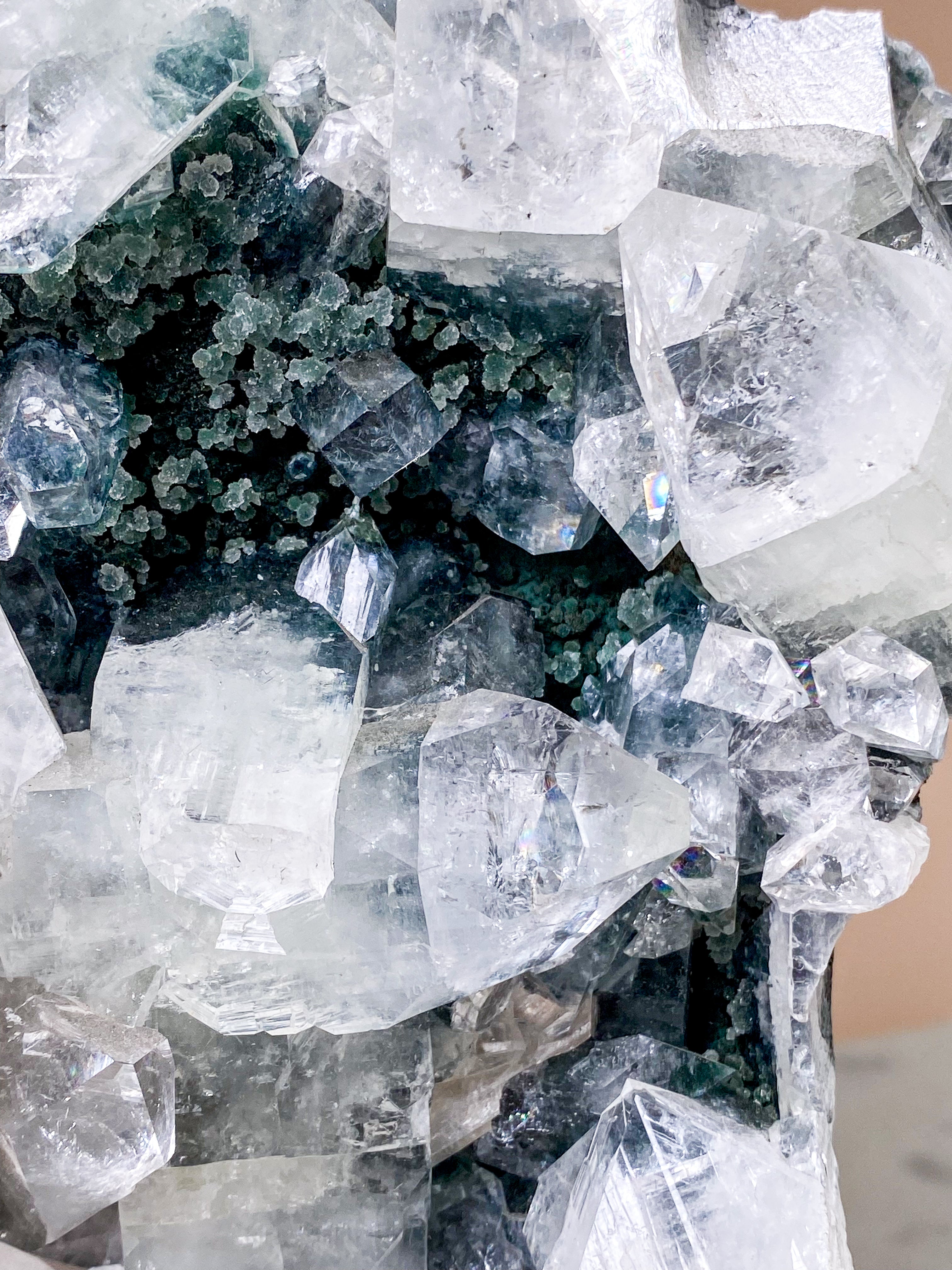 Apofyllitkluster (nr 81)