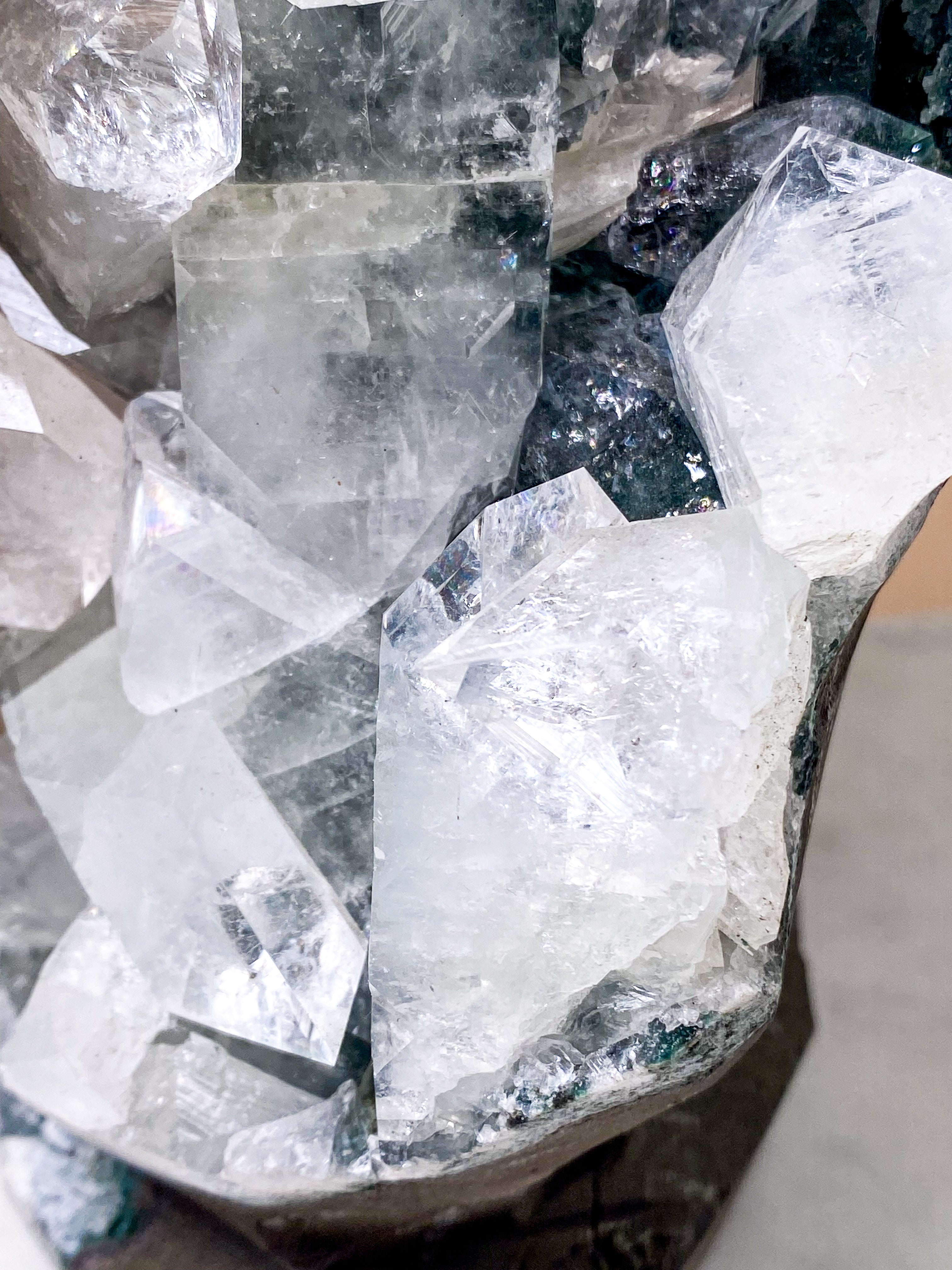 Apofyllitkluster (nr 81)