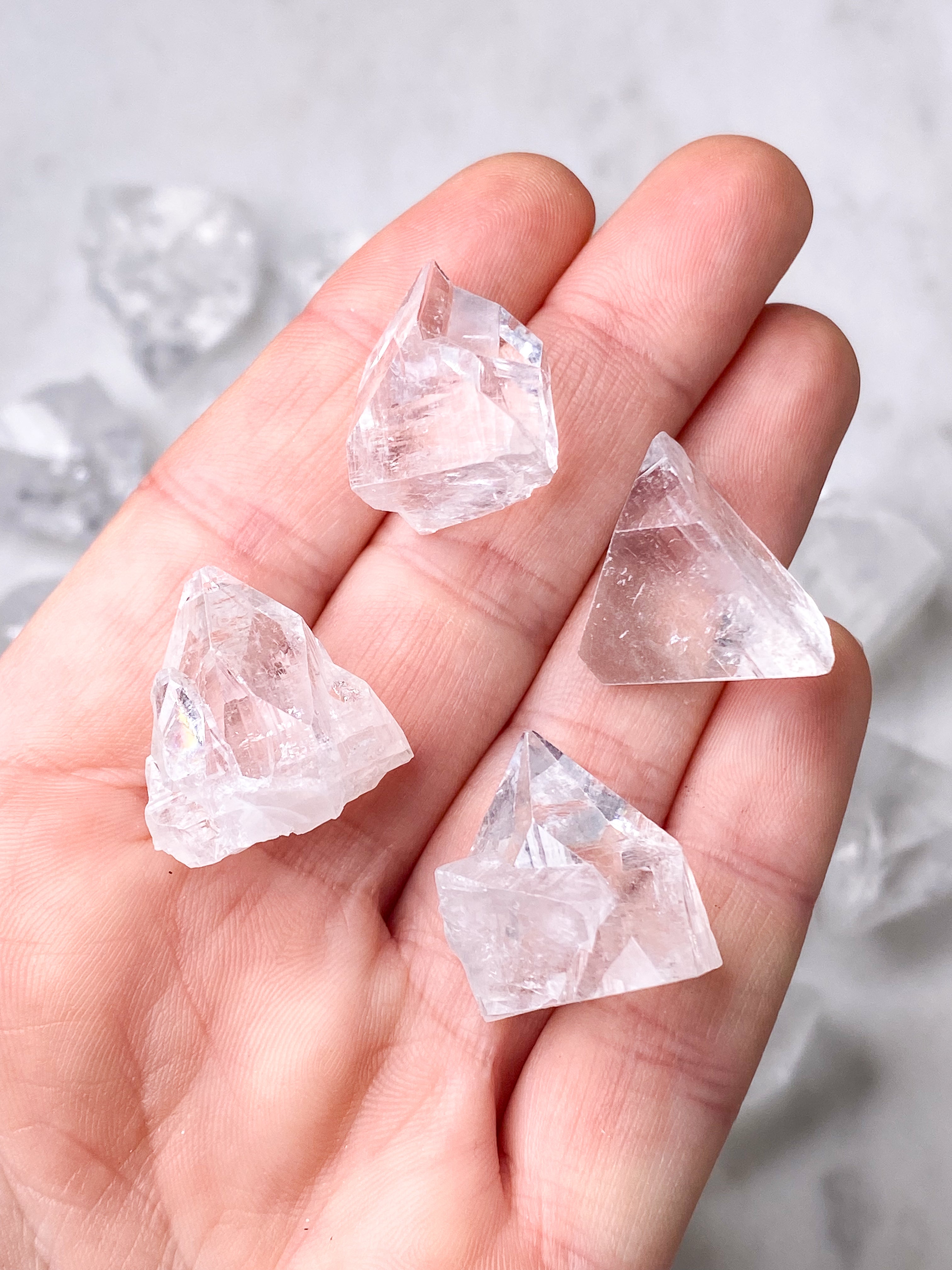 Apofyllitpolerad (nr 6)