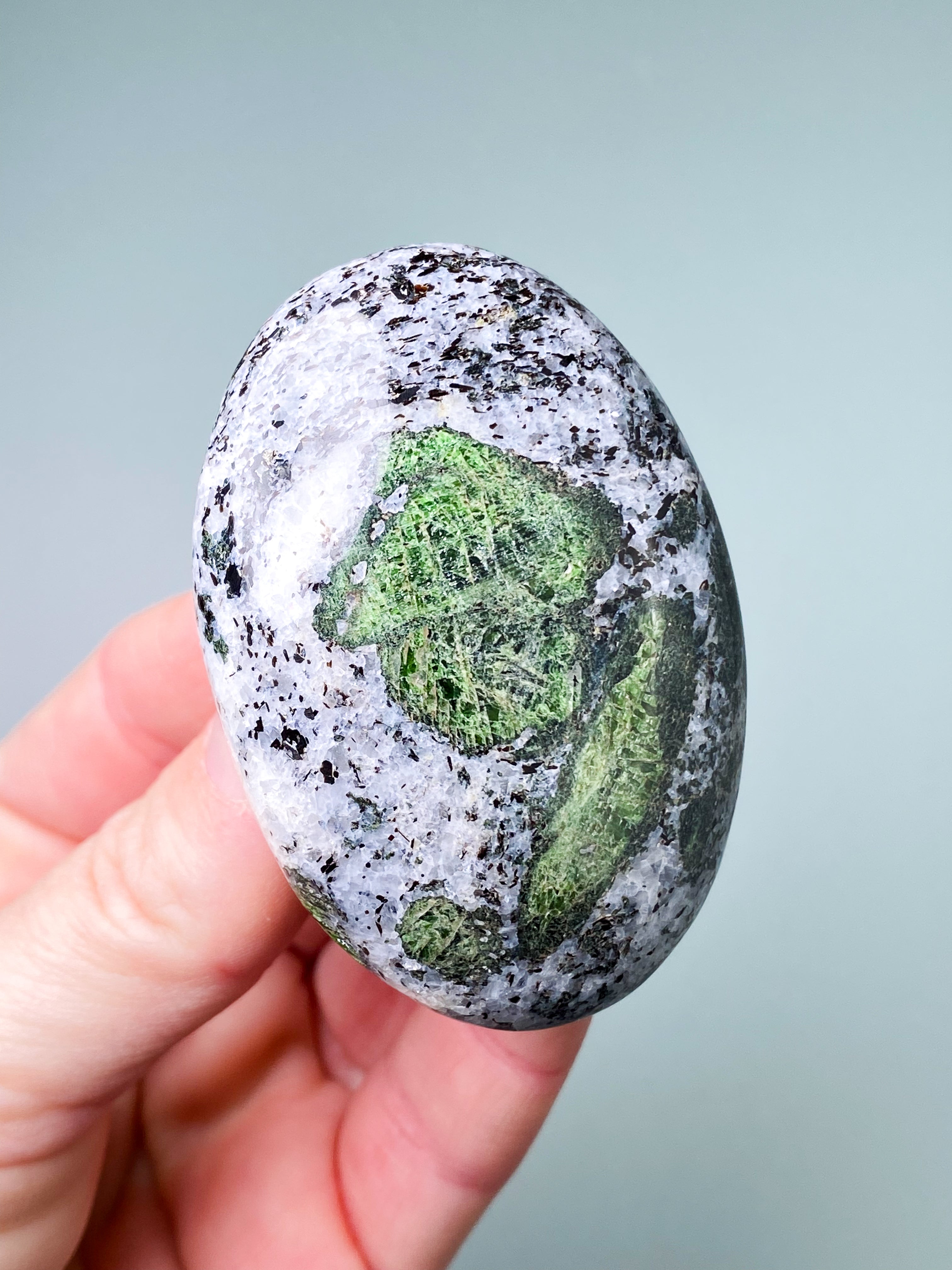 Kromdiopside Palmstone (nr 1)