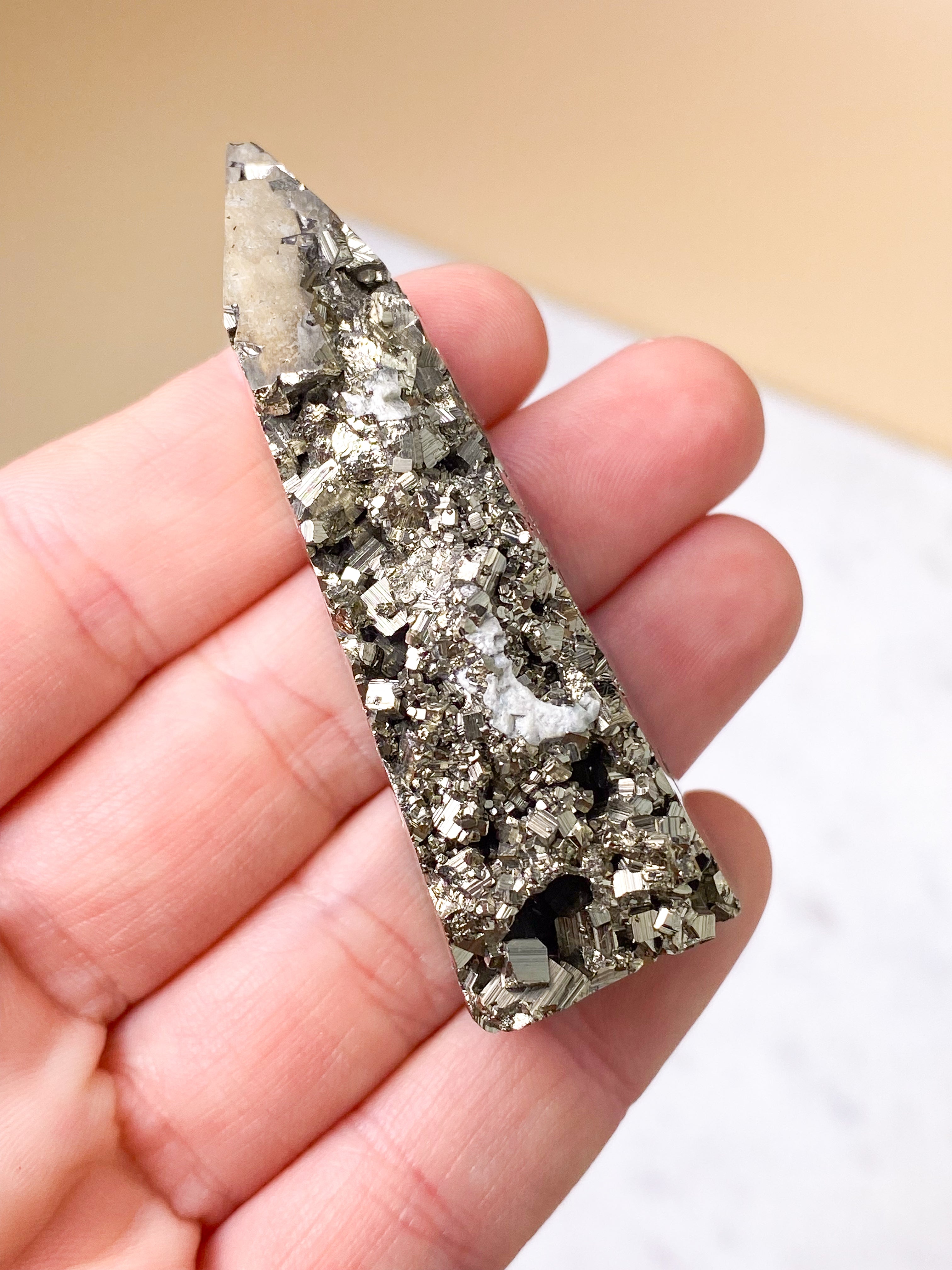 Druzy Pyrit Tårn (Nr. 3)