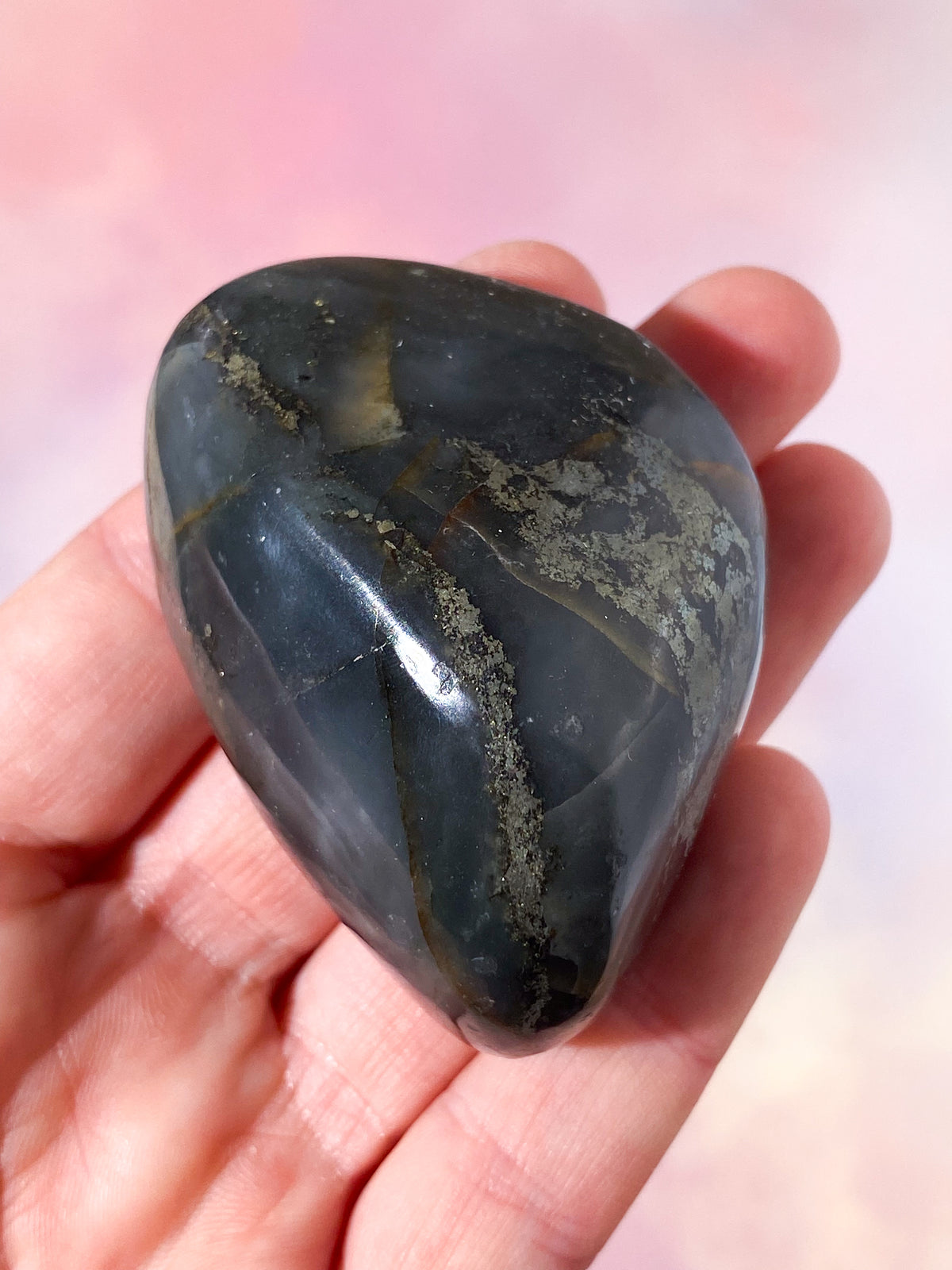 Faraosten - Basalt med pyrit (nr 5)