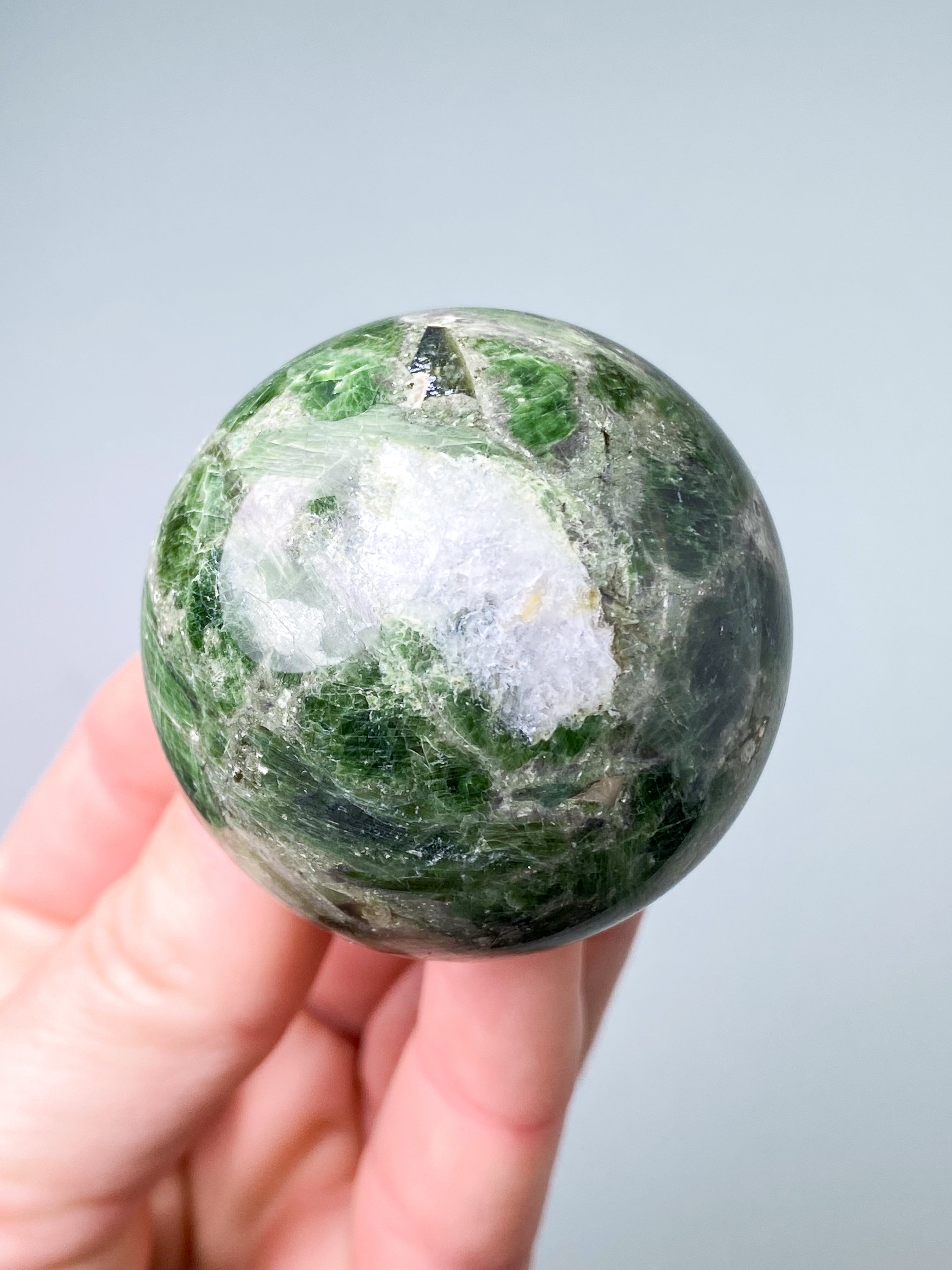 Kromdiopsidesfär (nr 1)