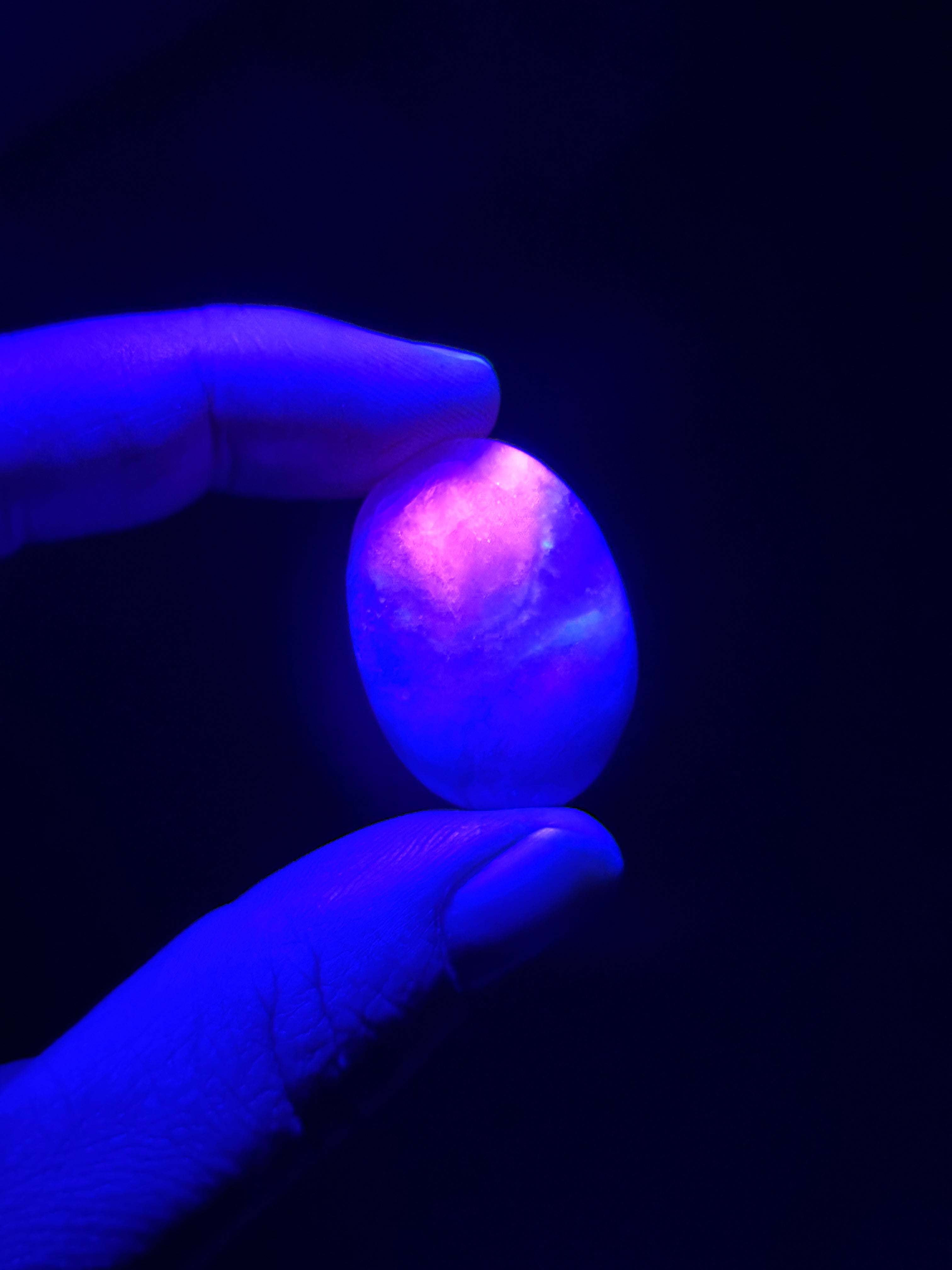 Hackmanit Palmstone (Nr. 11) - UV-reaktiv