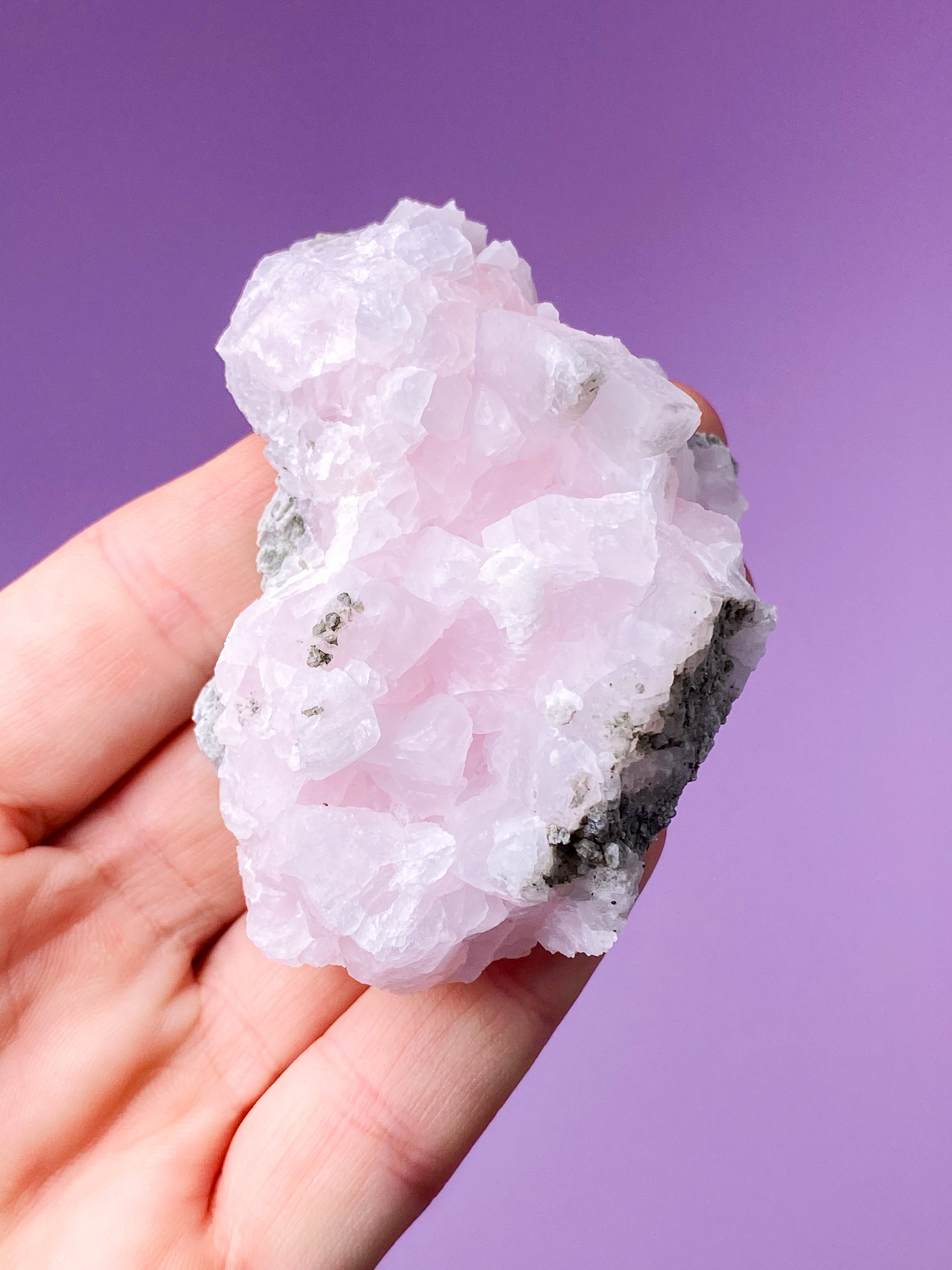 Lepidolite kulor polerade