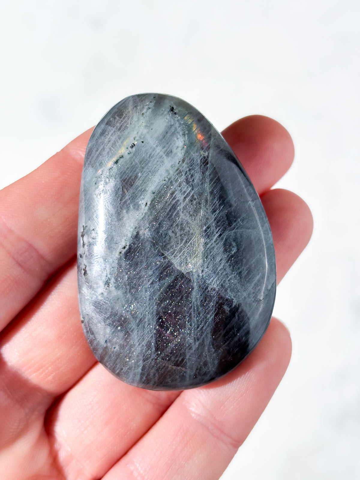Lilla Labradorit Palmstone (Nr. 27)